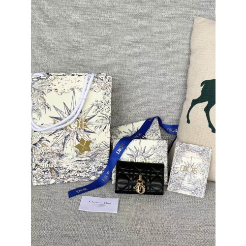 디올 마이 글리신 램스킨 지갑 (블랙)