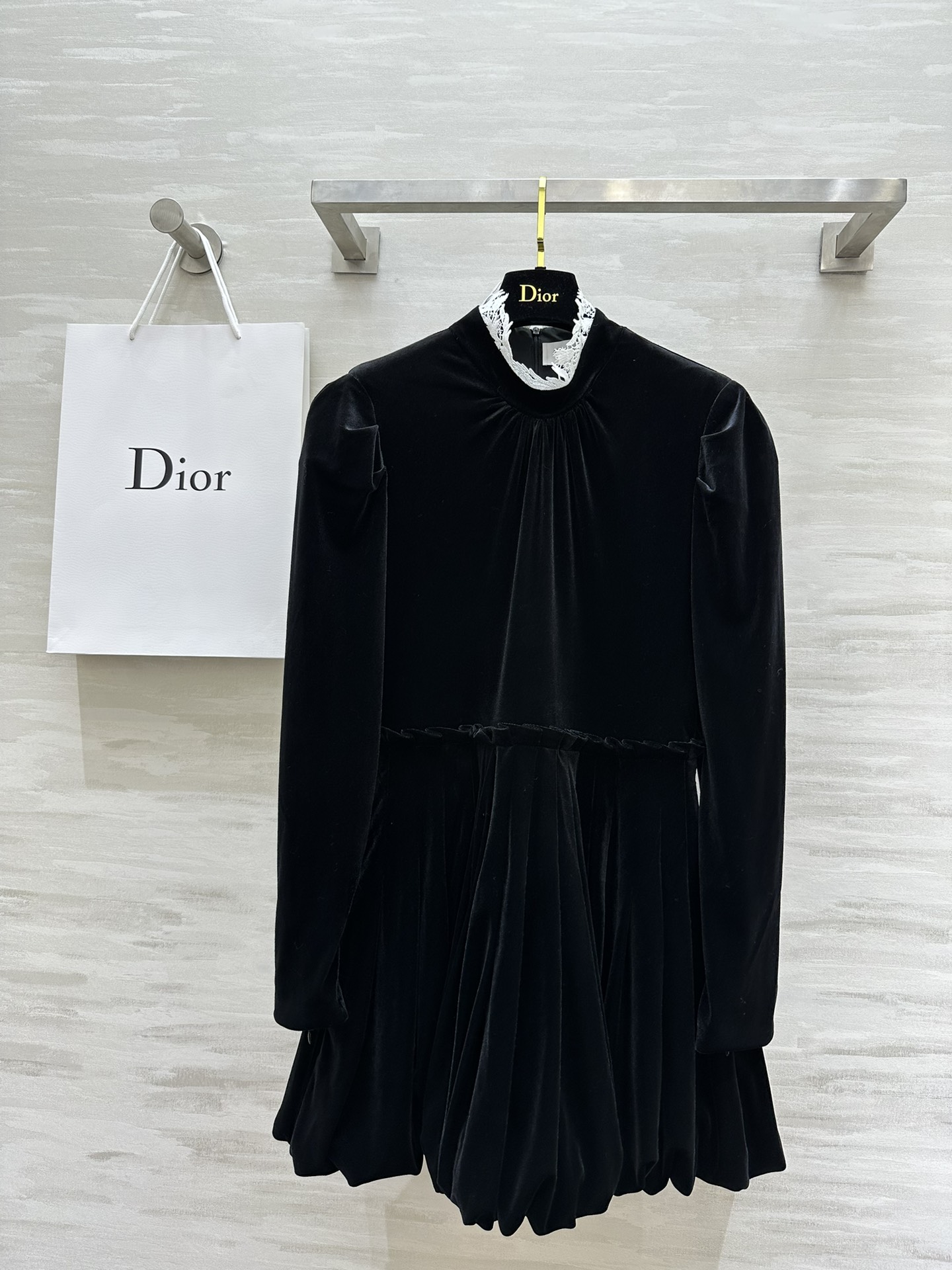 디올 크루즈 벨벳 드레스