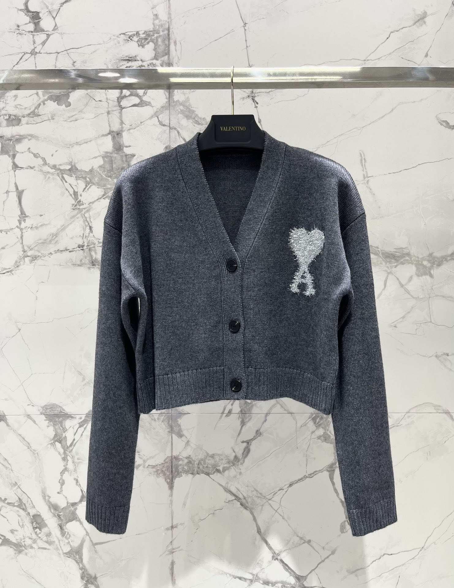 샤넬 하트로고 가디건