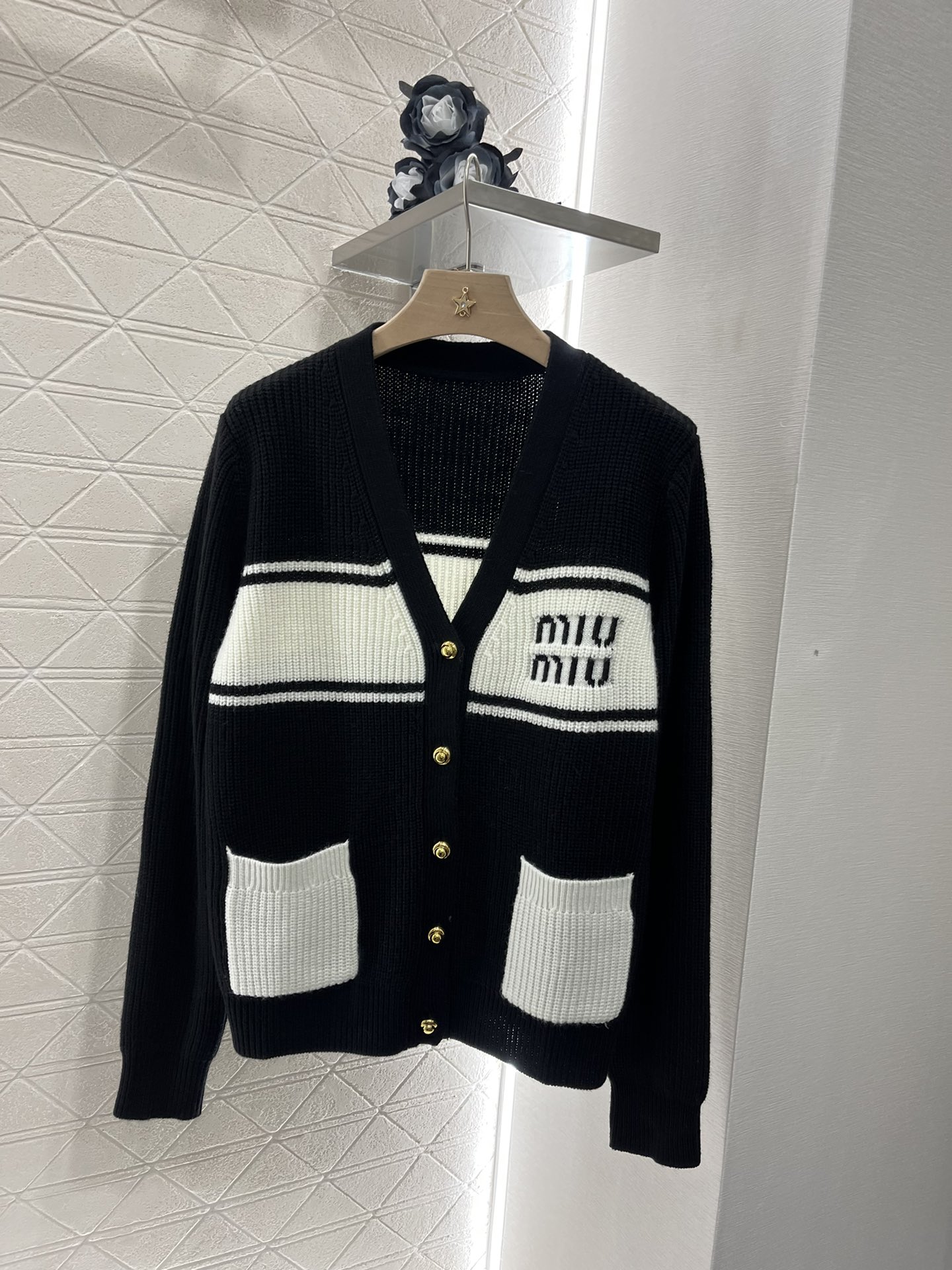 미우미우 가디건