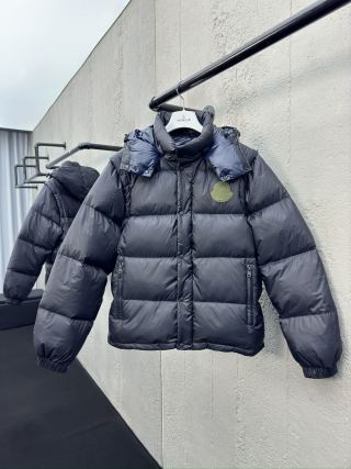 몽클레어 탈부착 빅로고 패딩