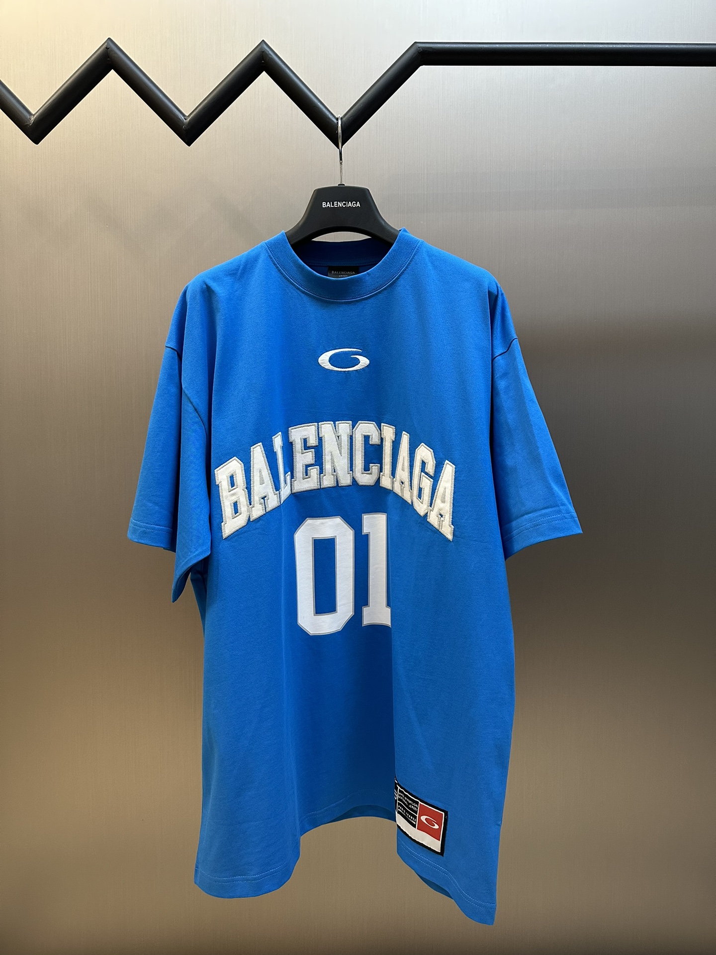 발렌시아가 티셔츠