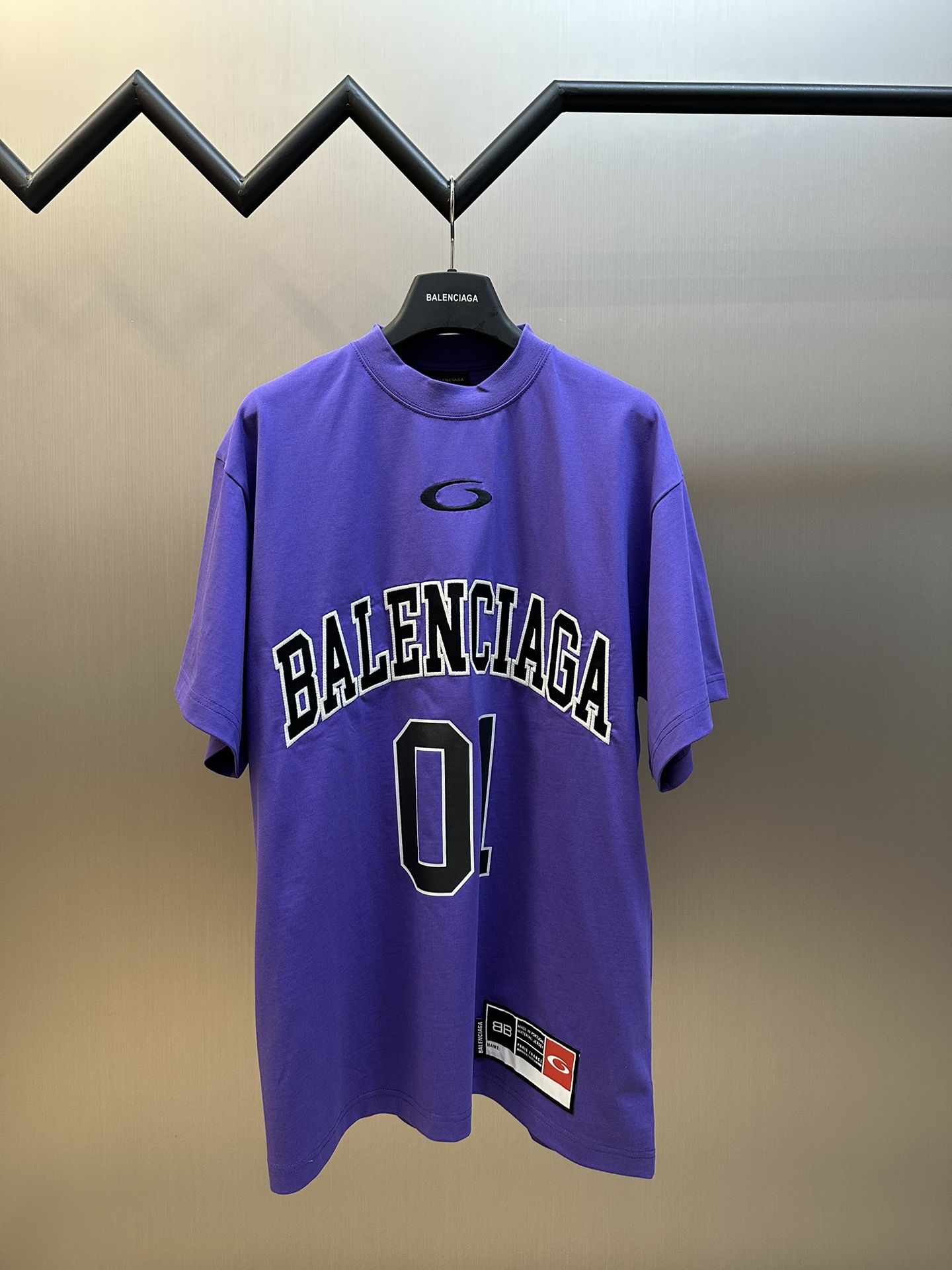 발렌시아가 티셔츠