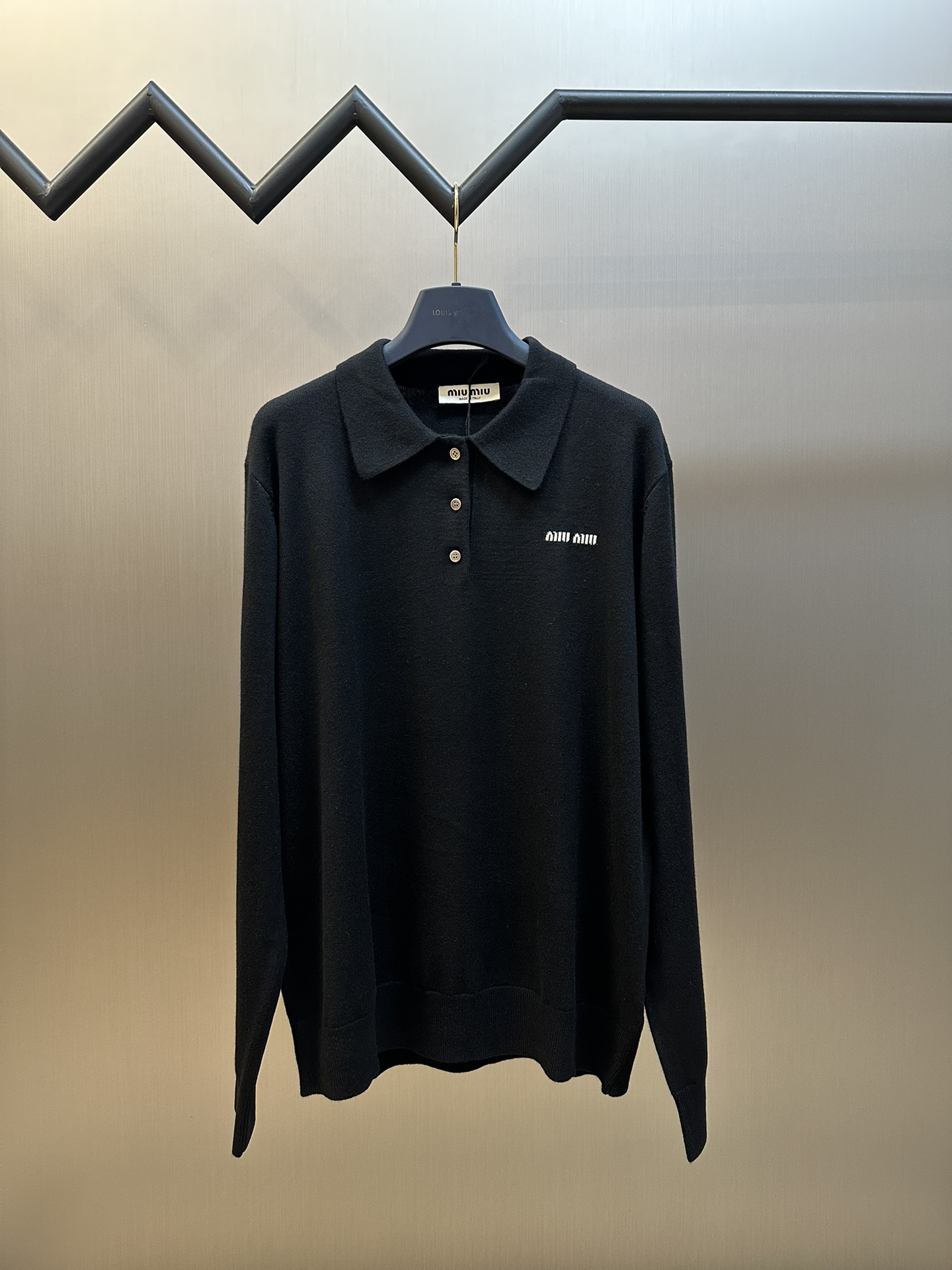 미우미우 긴팔 남여공용 니트 1:1 정품 미러급