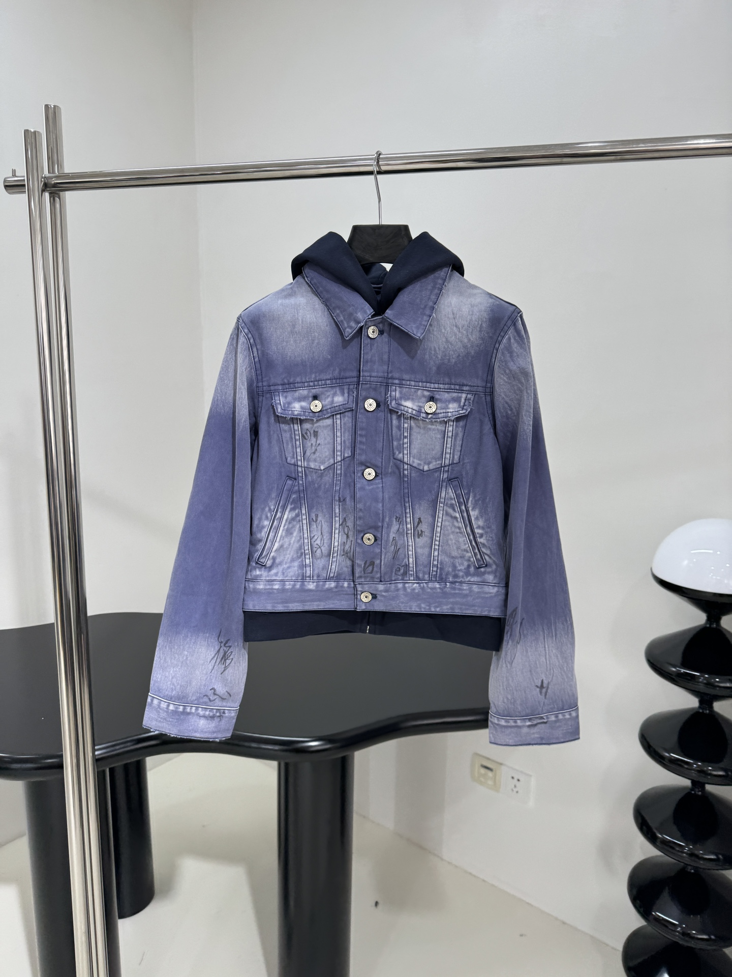 발렌시아가 후드재킷