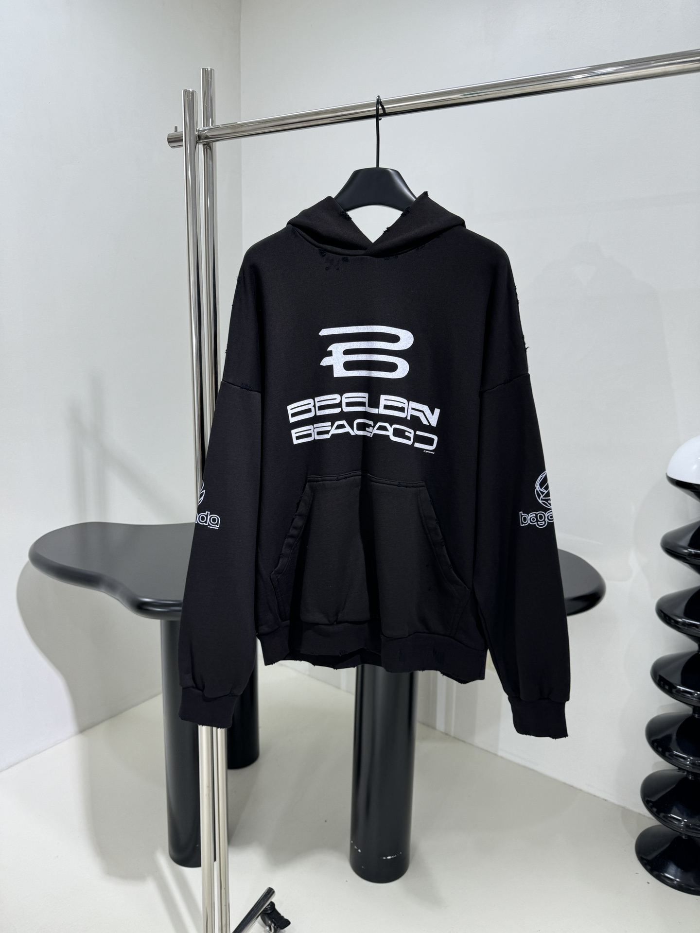 발렌시아가 후드티