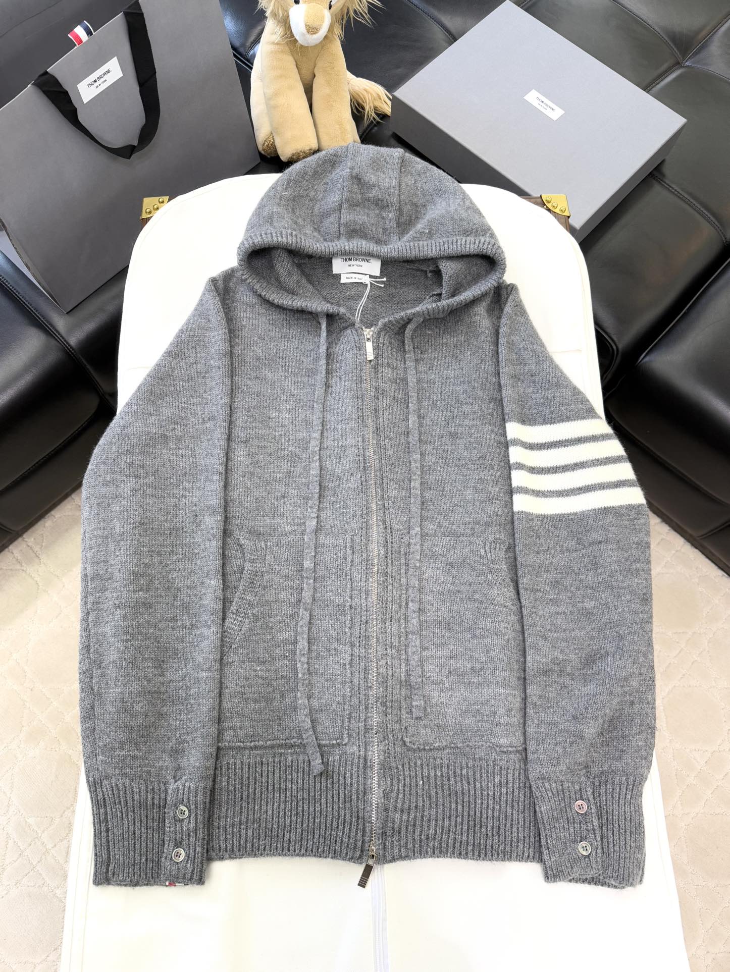 톰브라운 니트집업