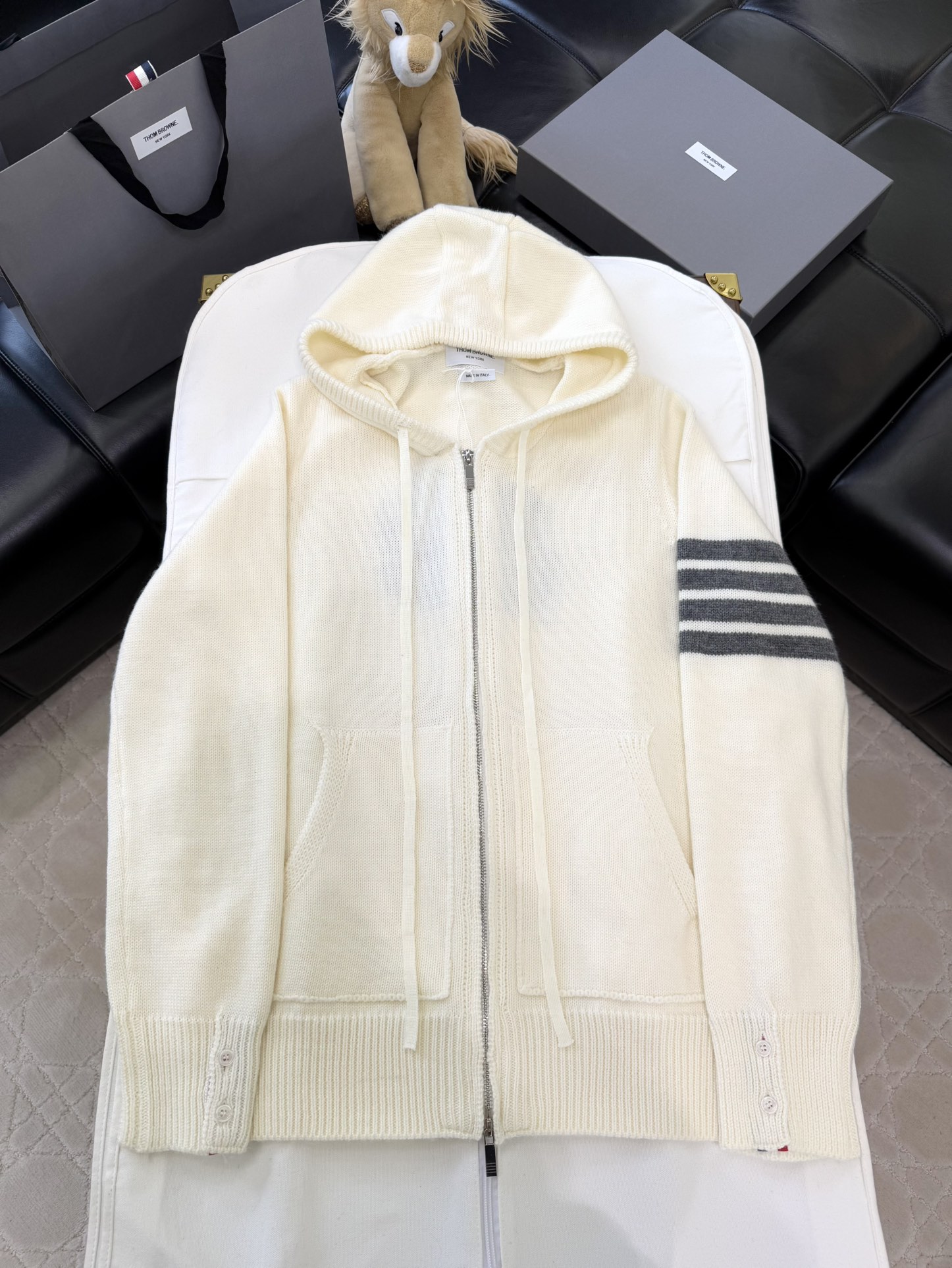 톰브라운 니트집업