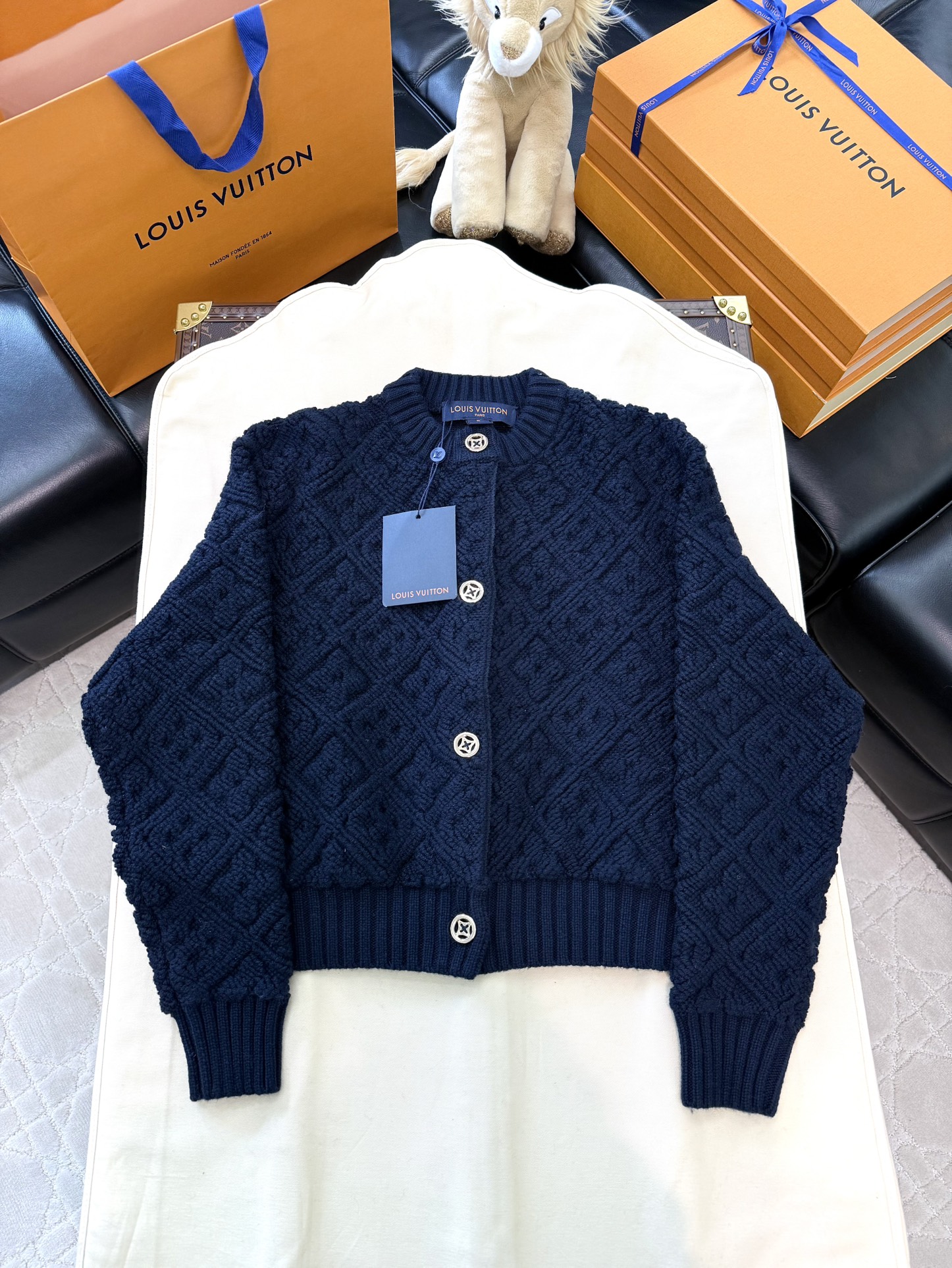 루이비통 가디건