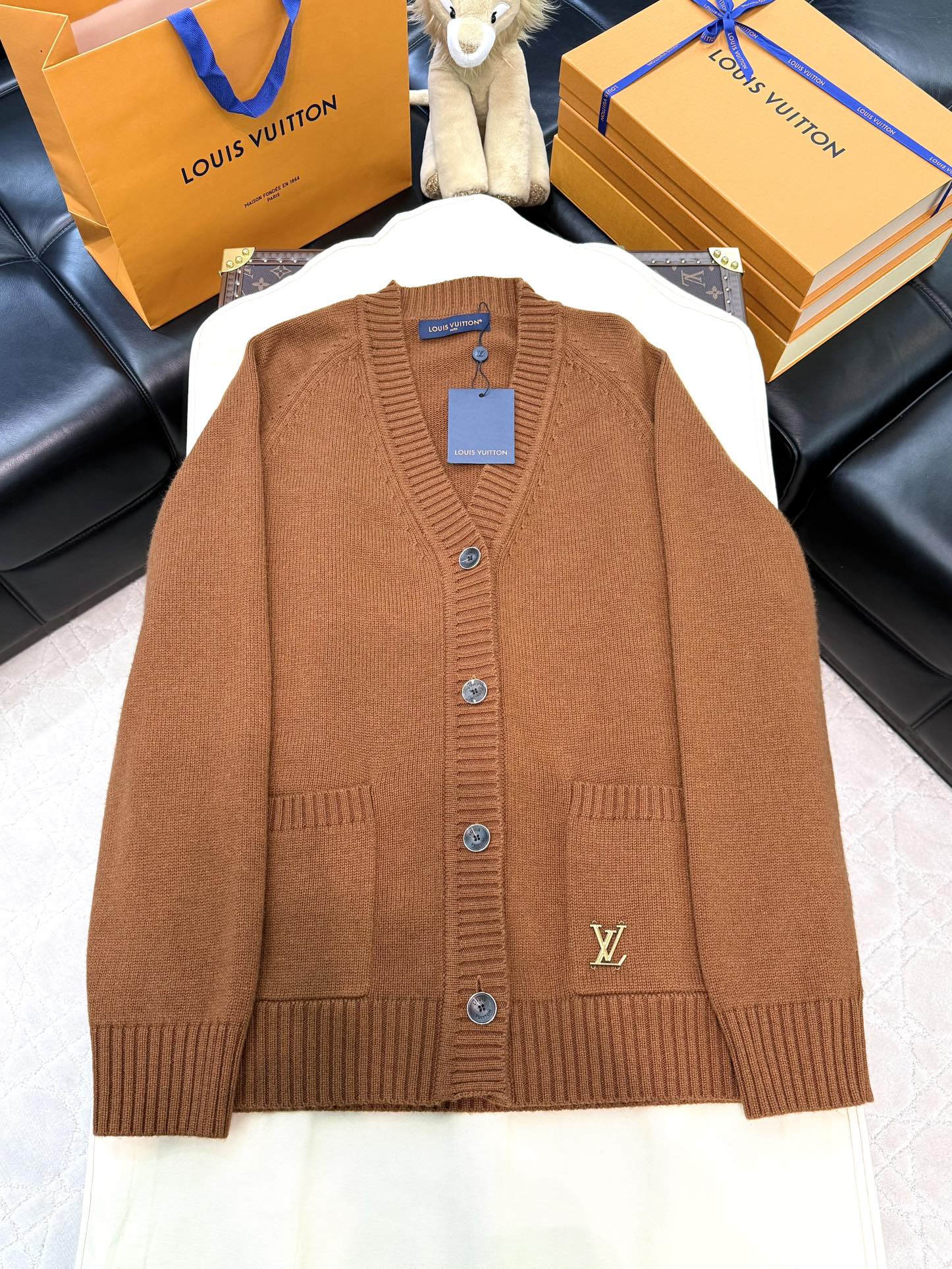 루이비통 가디건