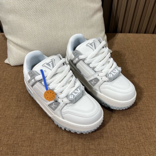 루이비통 트레이너 스니커즈 (정품급)