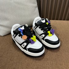 루이비통 트레이너 스니커즈 (정품급)