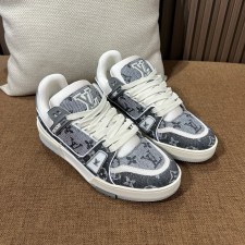 루이비통 트레이너 스니커즈 (정품급)