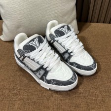 루이비통 트레이너 스니커즈 (정품급)