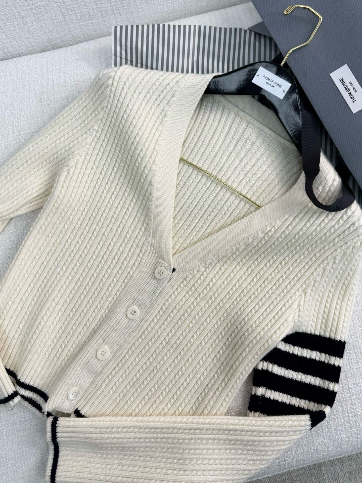 톰브라운 가디건