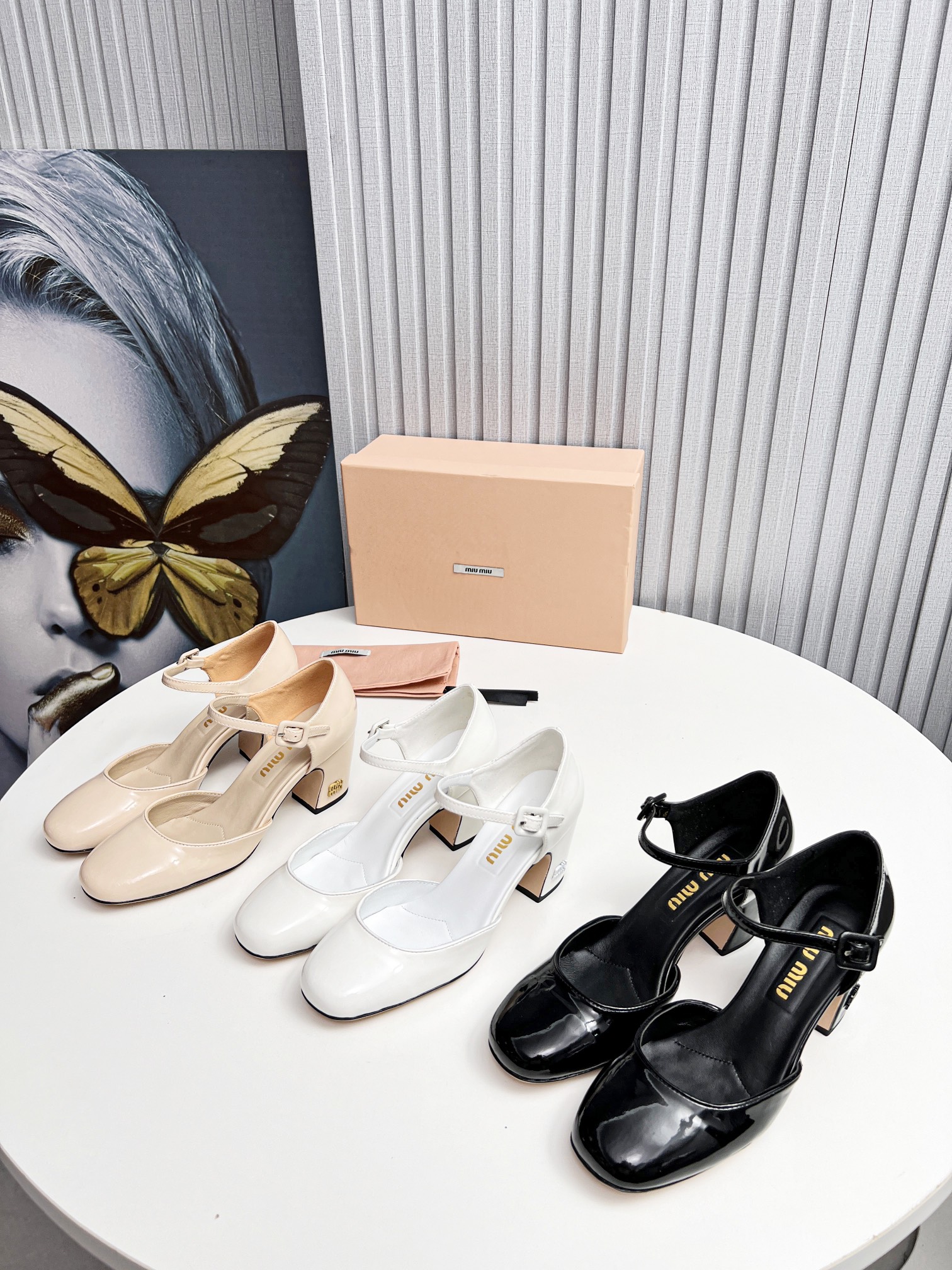 미우미우 메리제인 슈즈 (굽높이 6.5cm)