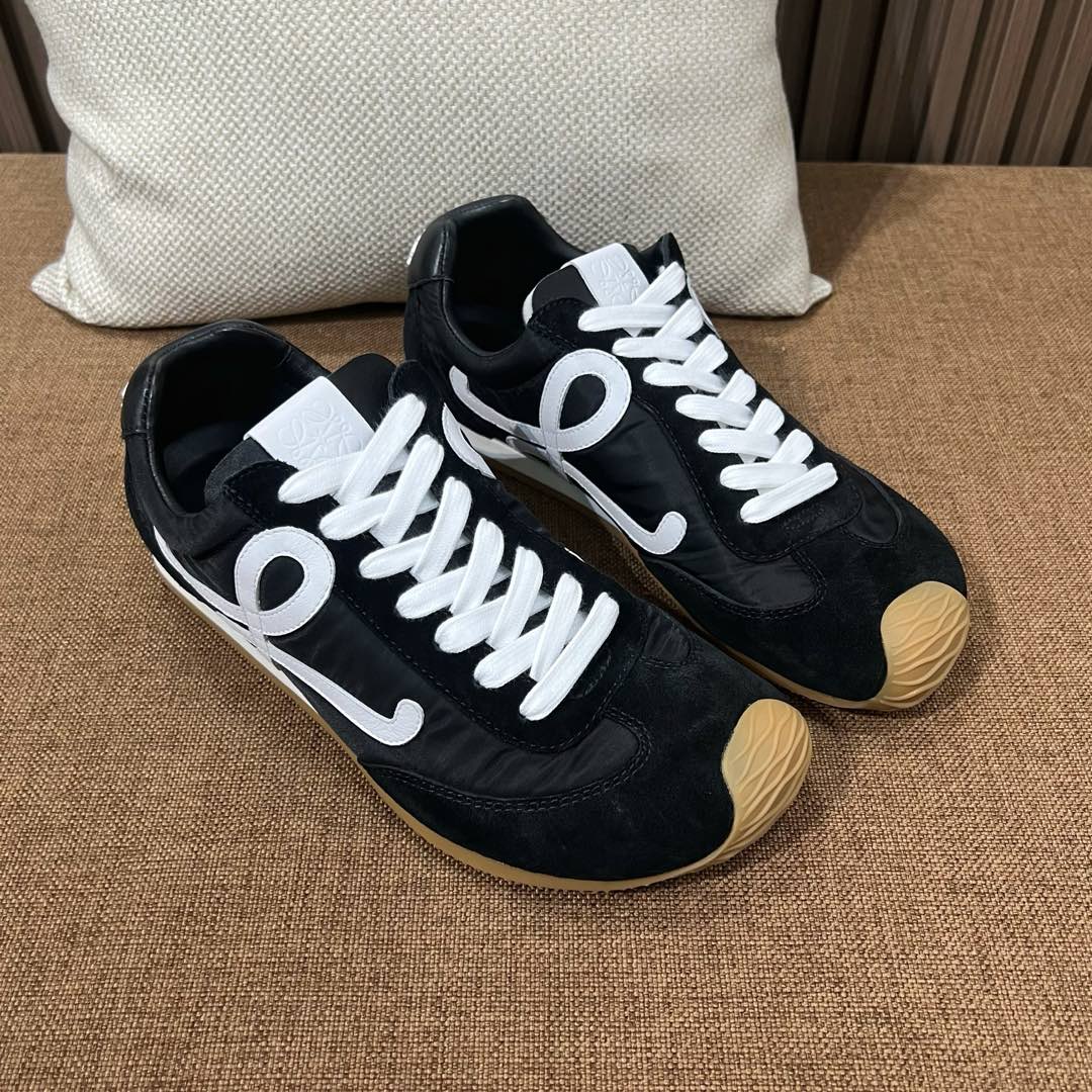 로에베 남여공용 스니커즈 정품급
