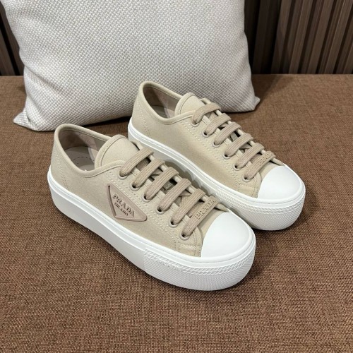 프라다 굽높이 5CM 스니커즈 정품급