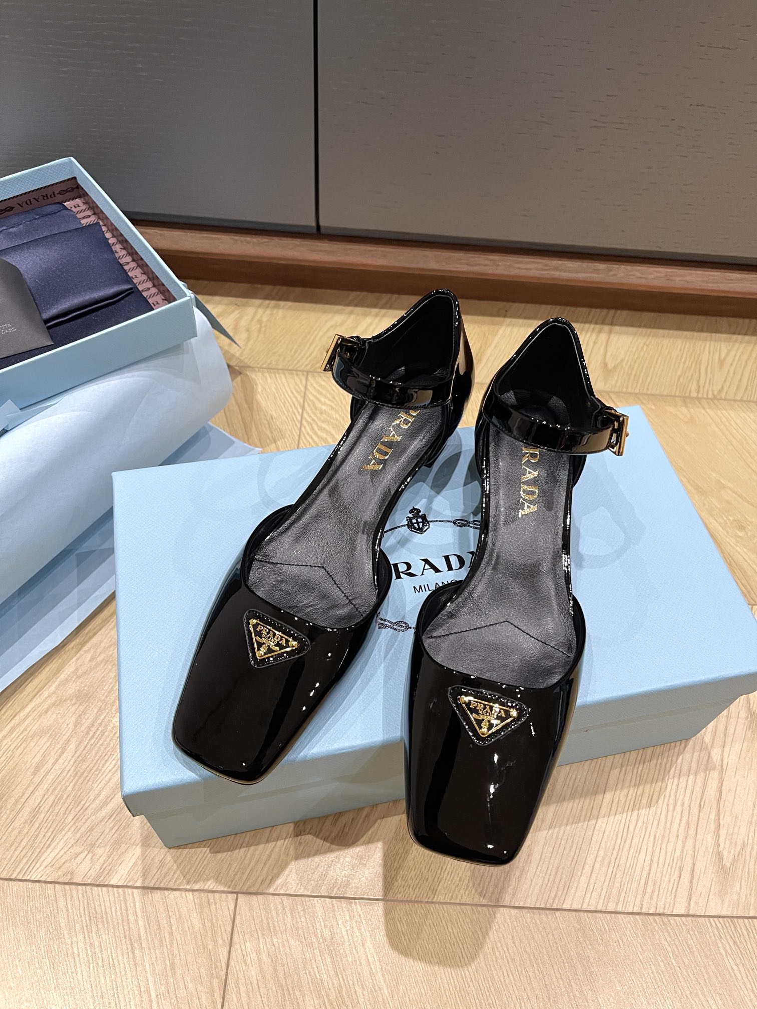 프라다 구두
