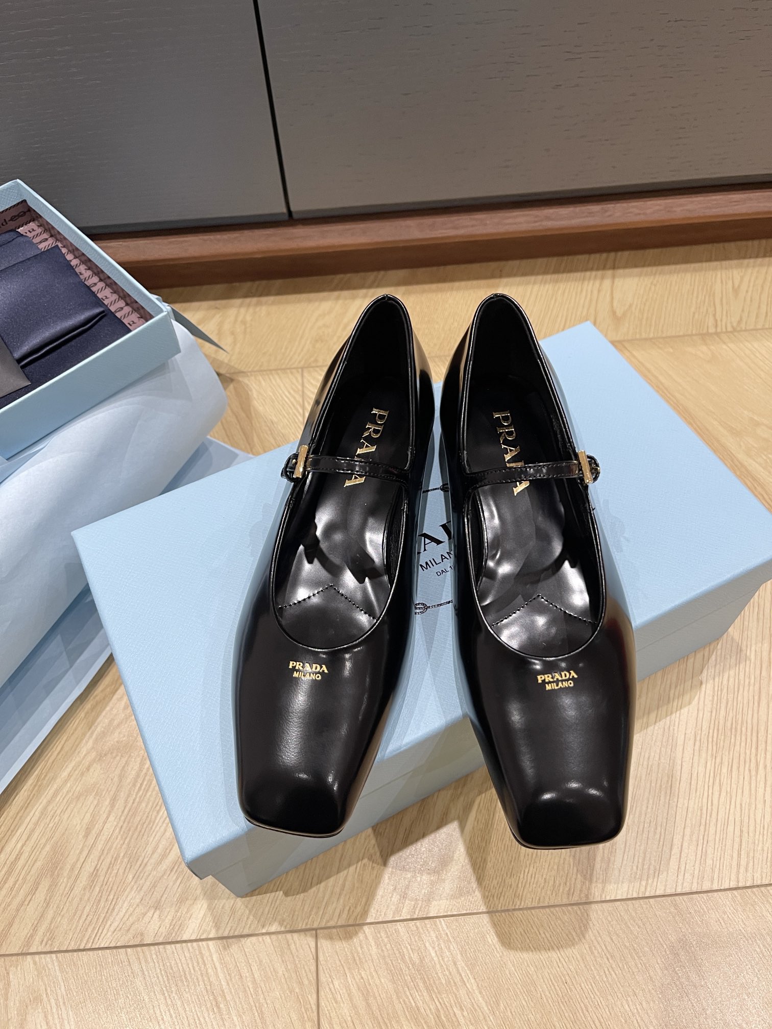 프라다 구두