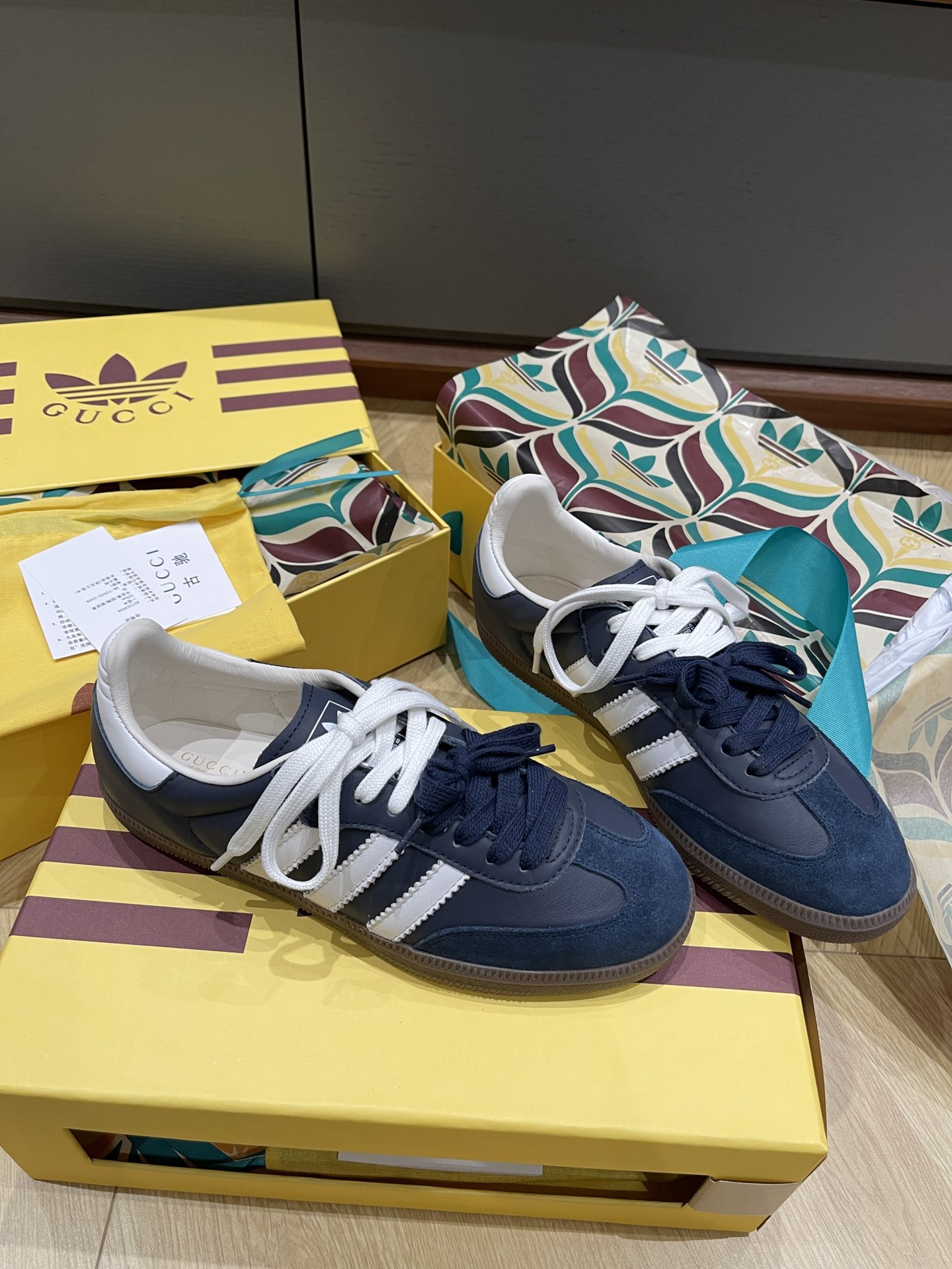 구찌x아디다스 스니커즈