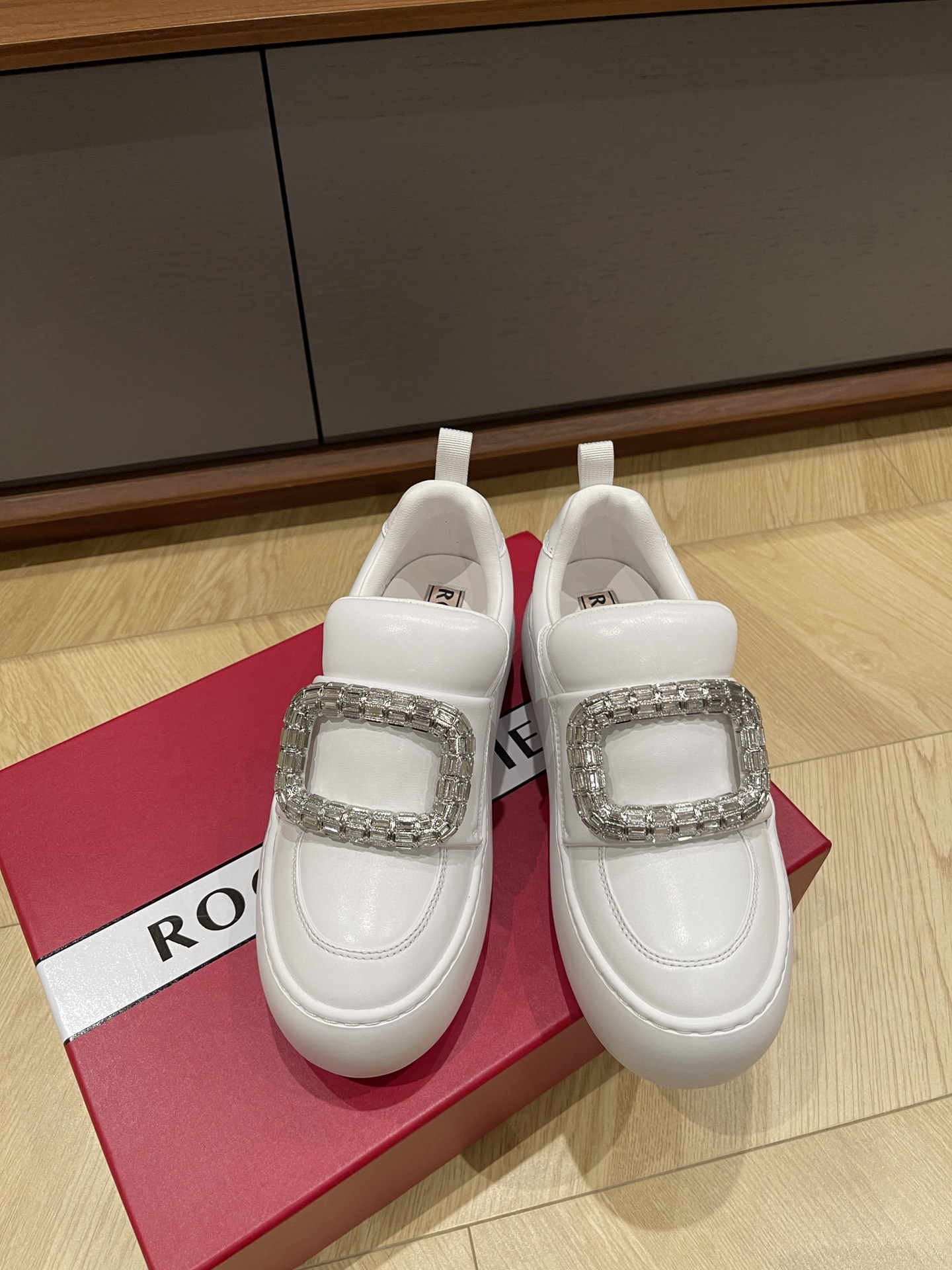 로저비비에 운동화