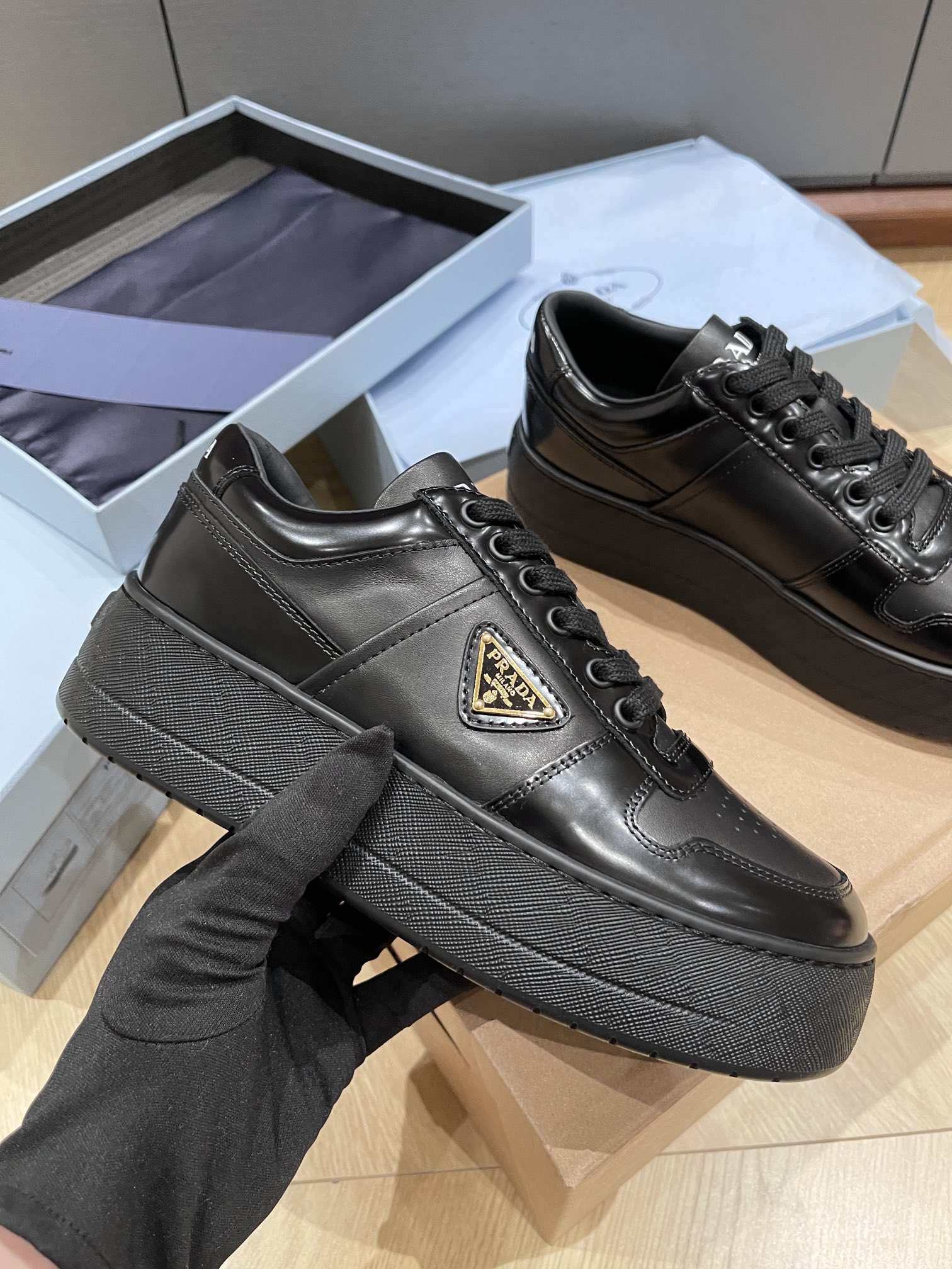 프라다 스니커즈