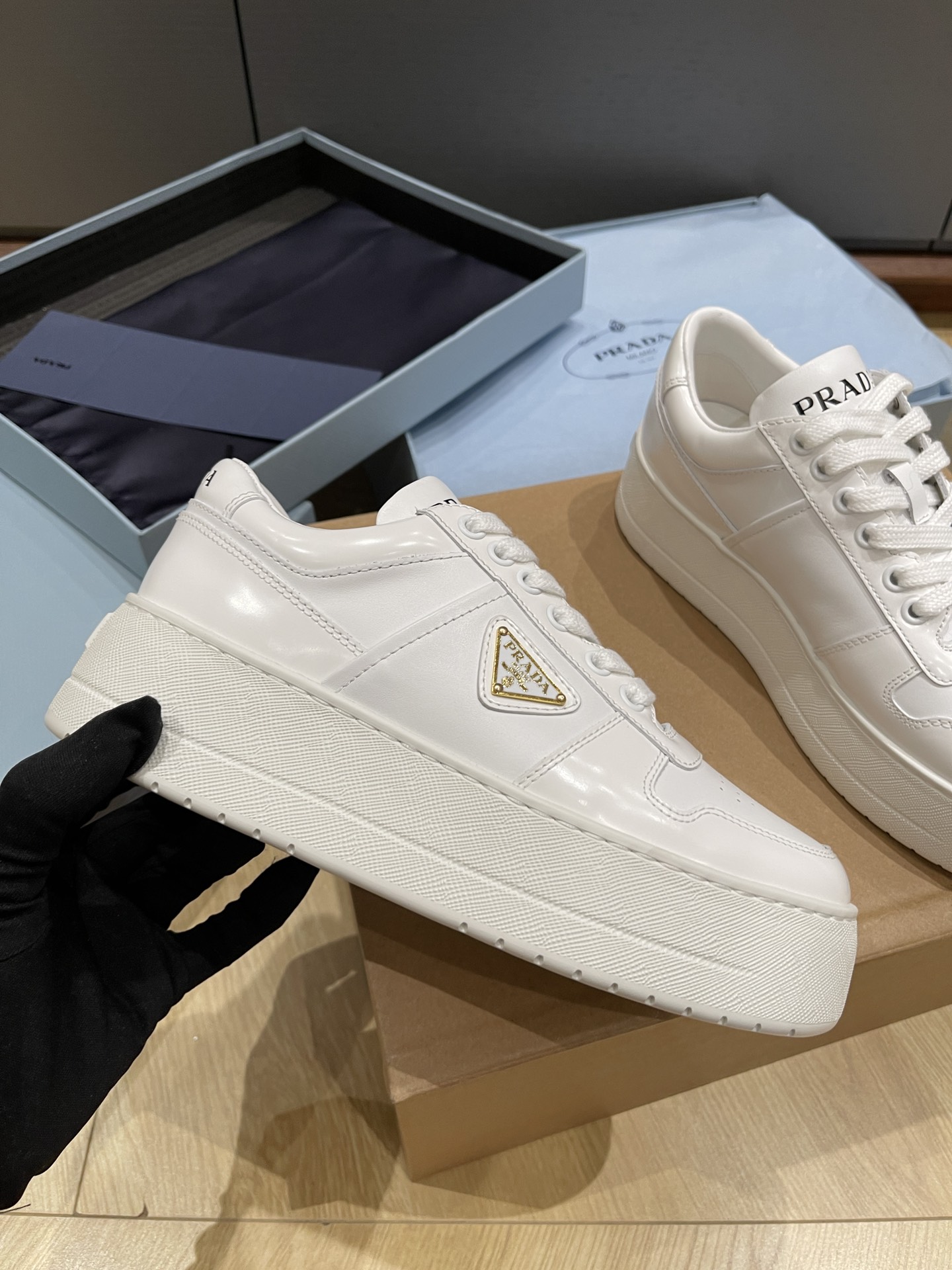 프라다 스니커즈