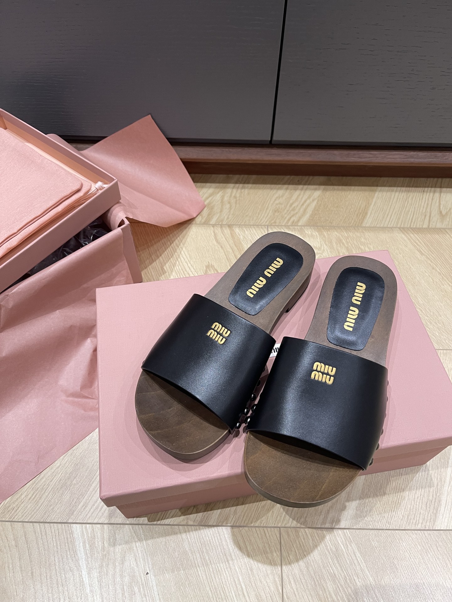 미우미우 슬리퍼