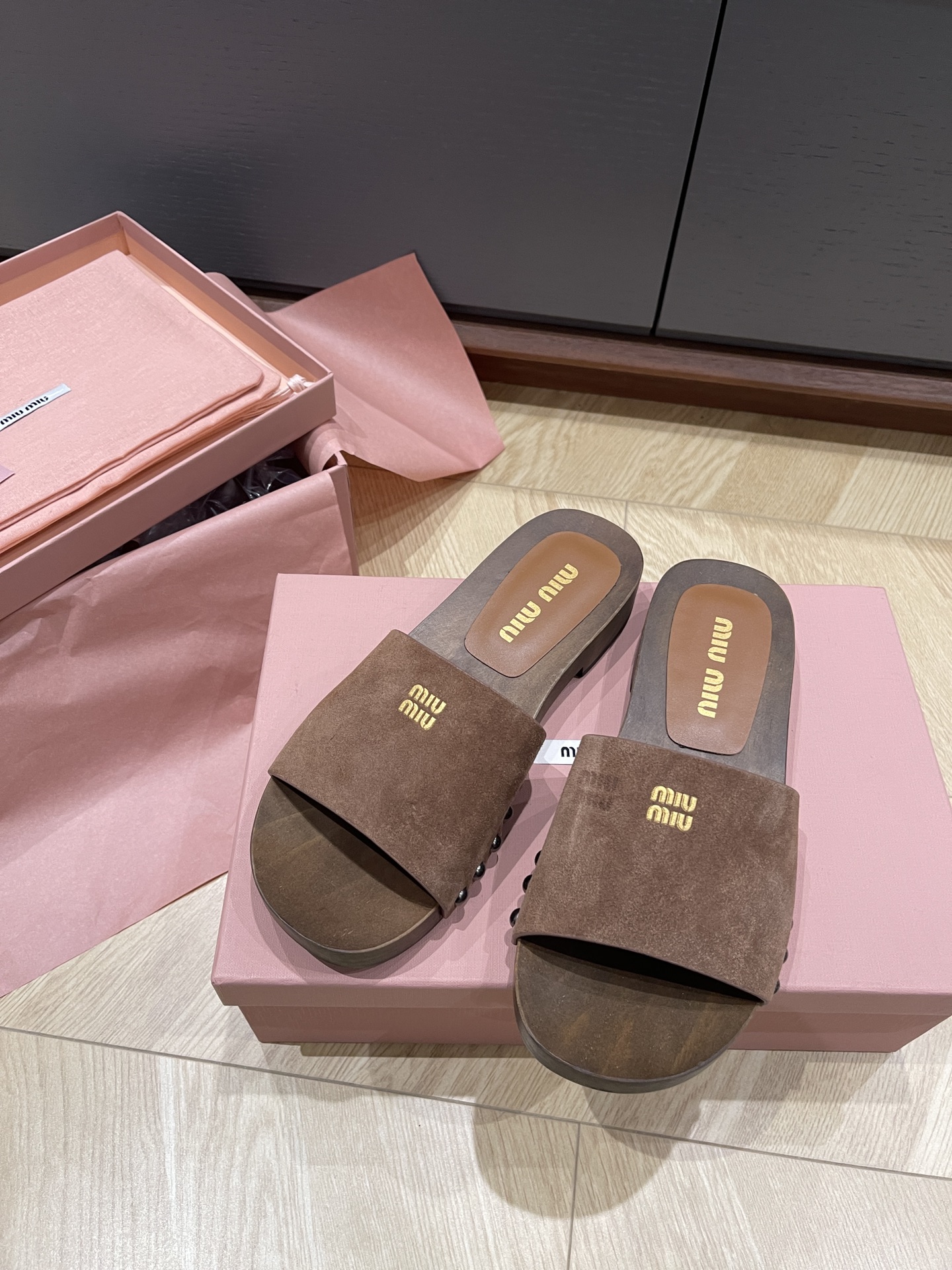 미우미우 슬리퍼