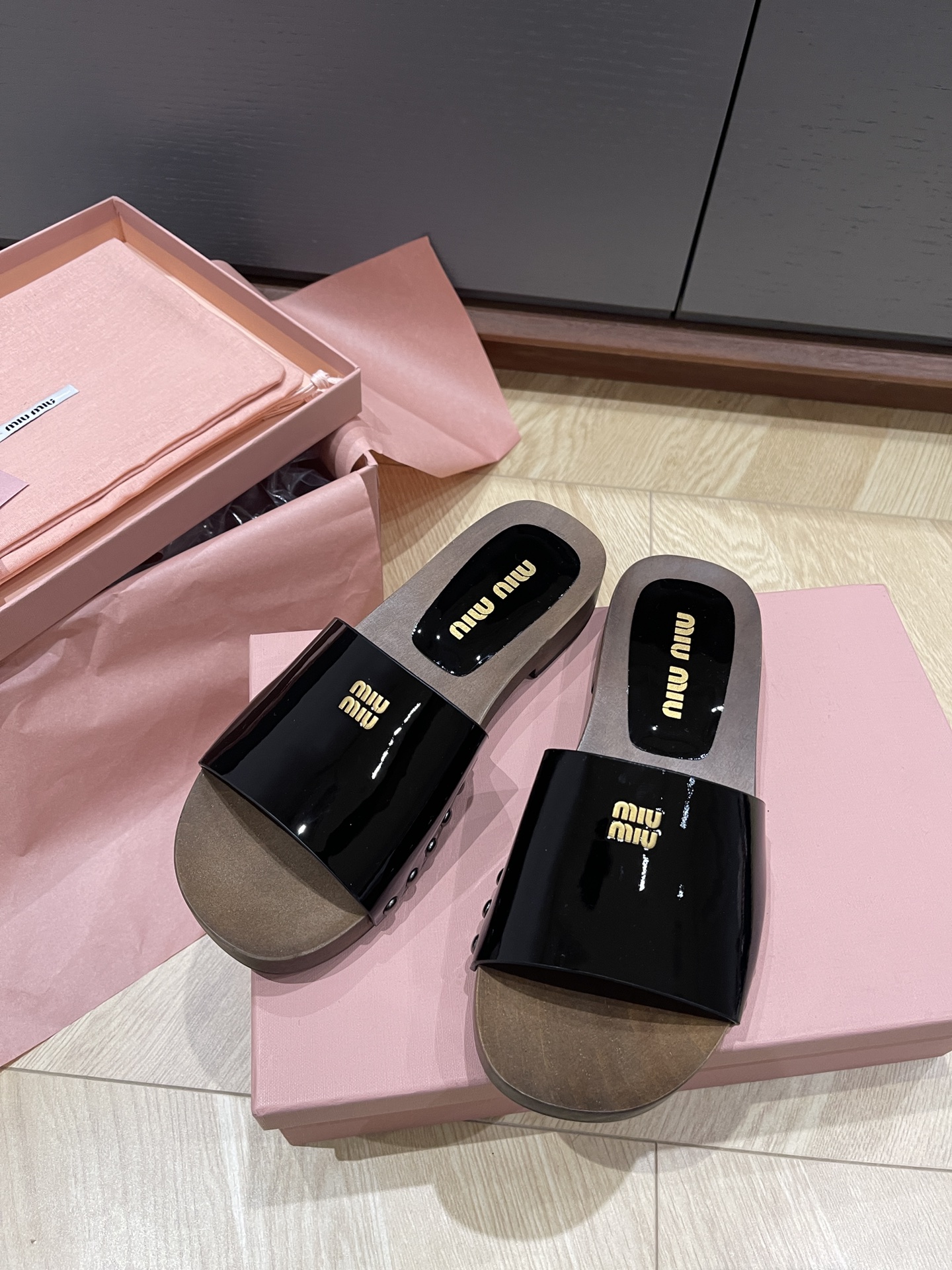 미우미우 슬리퍼