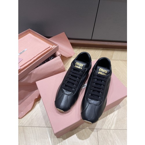 미우미우 스니커즈