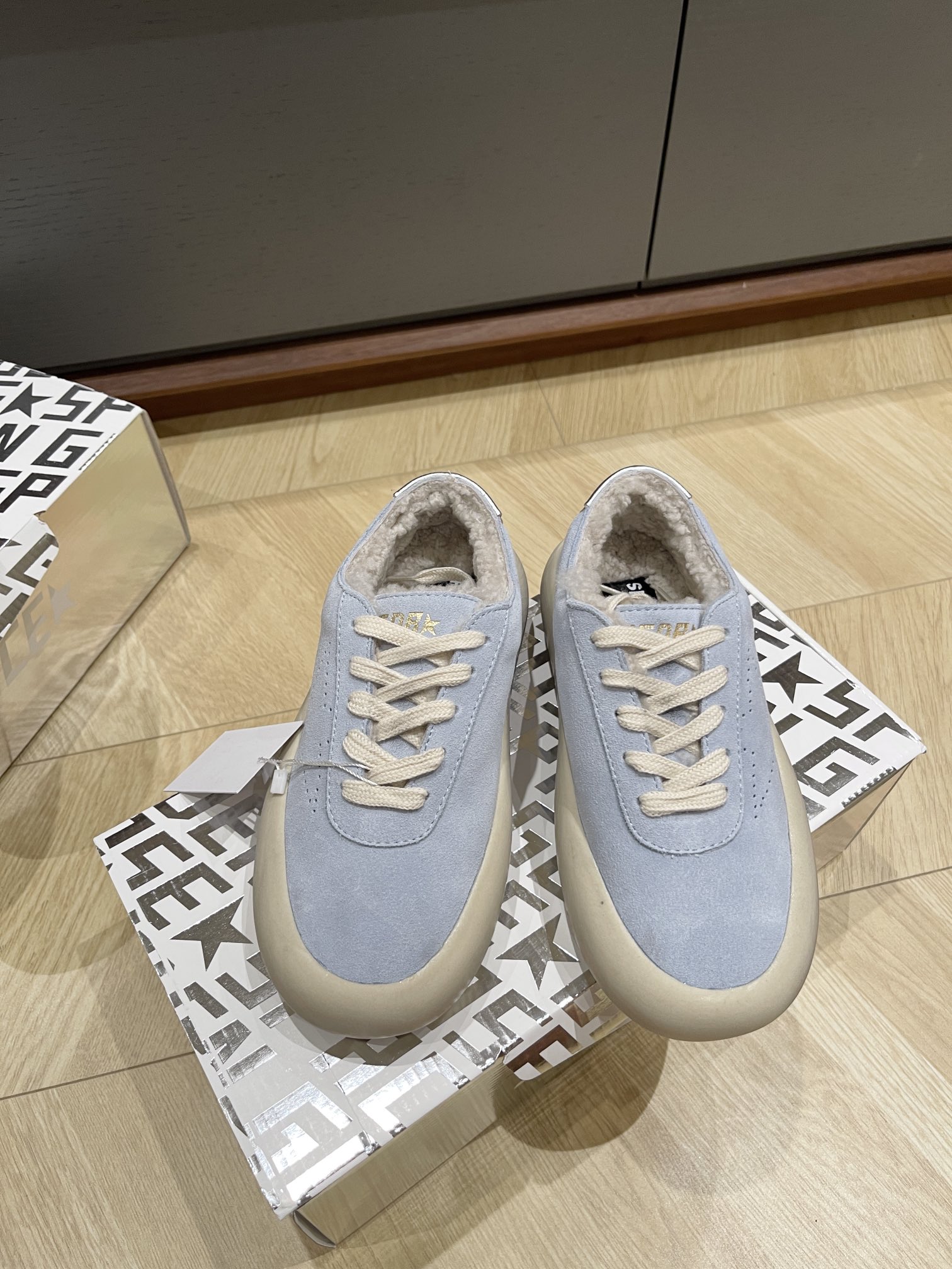 골든구스 스니커즈