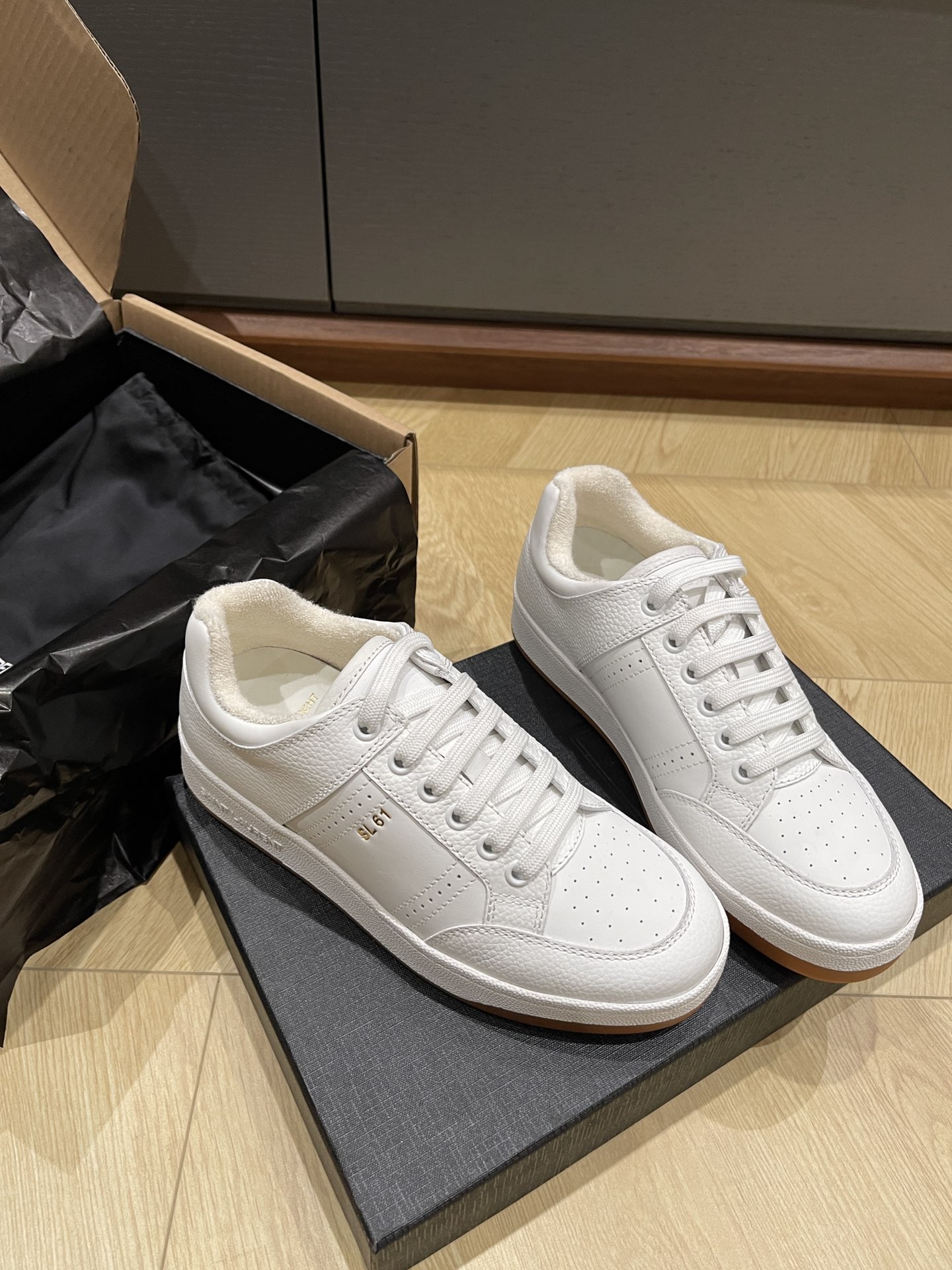 생로랑 스니커즈