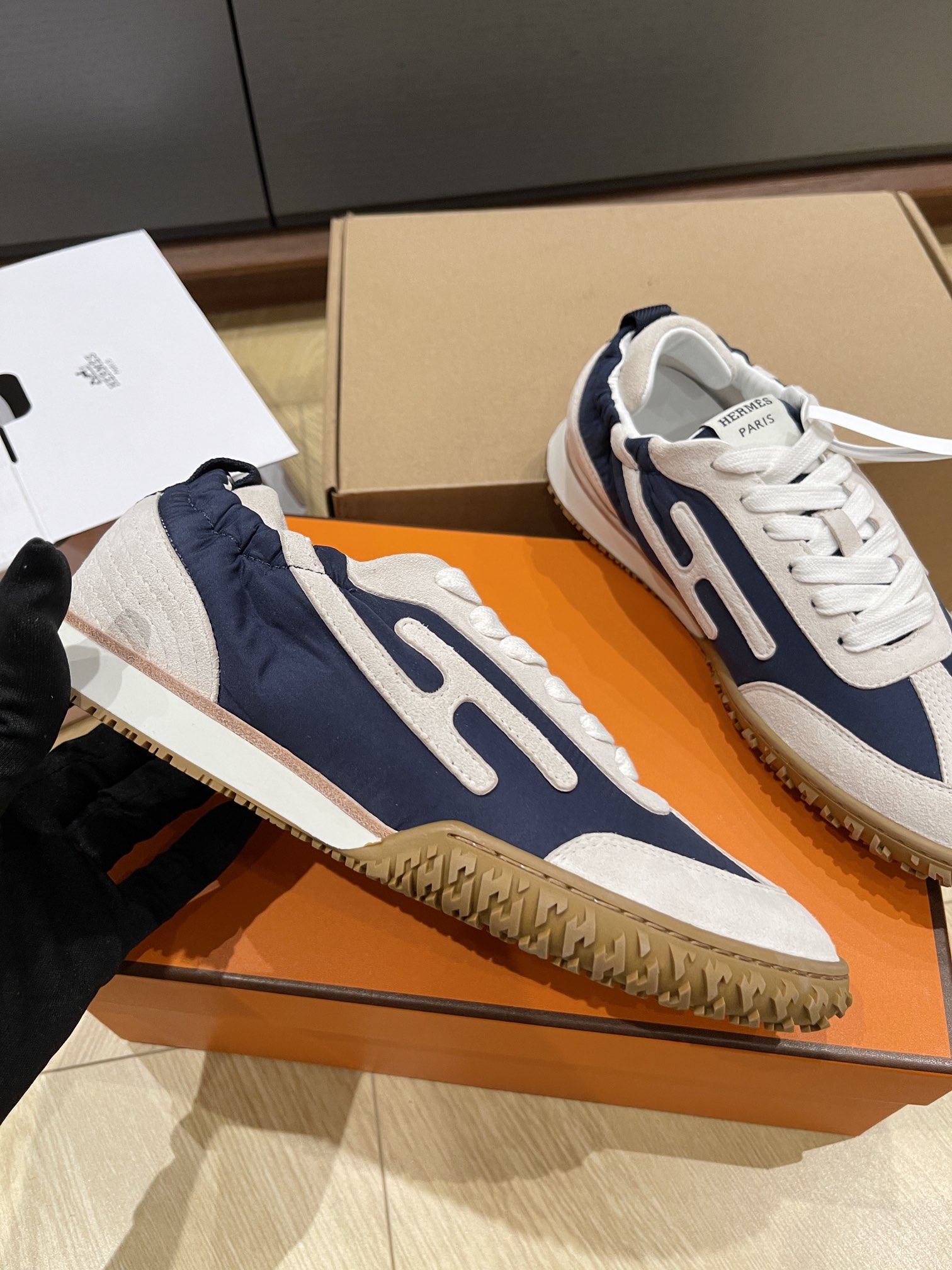 에르메스 스니커즈