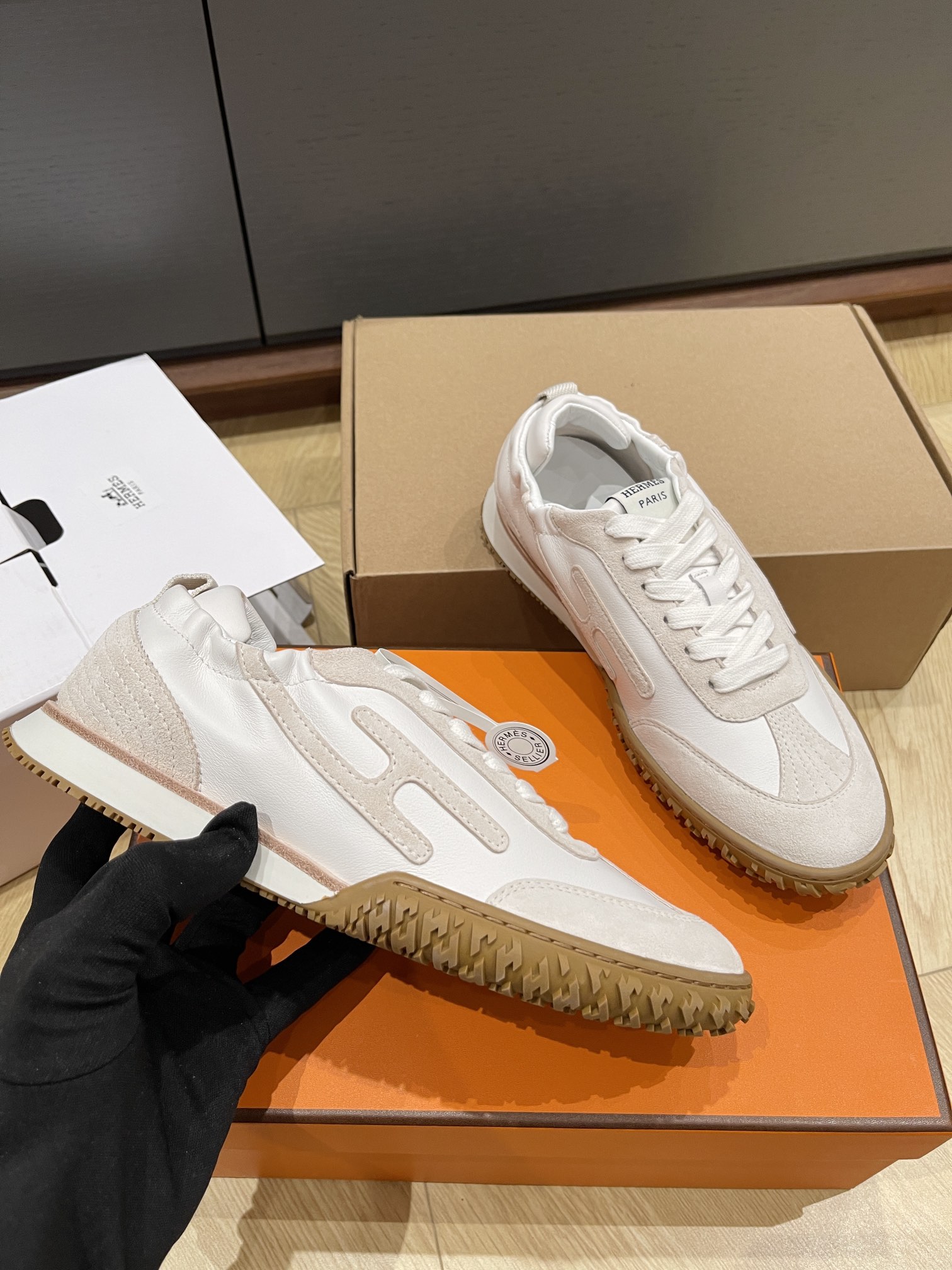 에르메스 스니커즈