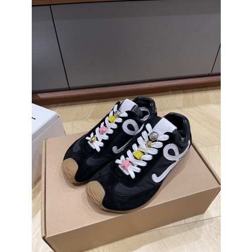 로에베 스니커즈