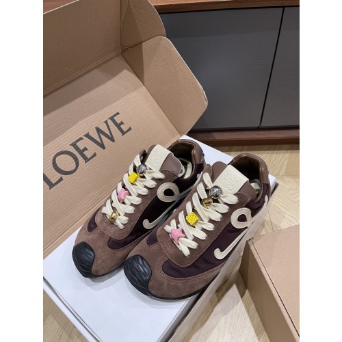 로에베 스니커즈