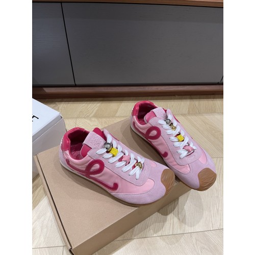 로에베 스니커즈