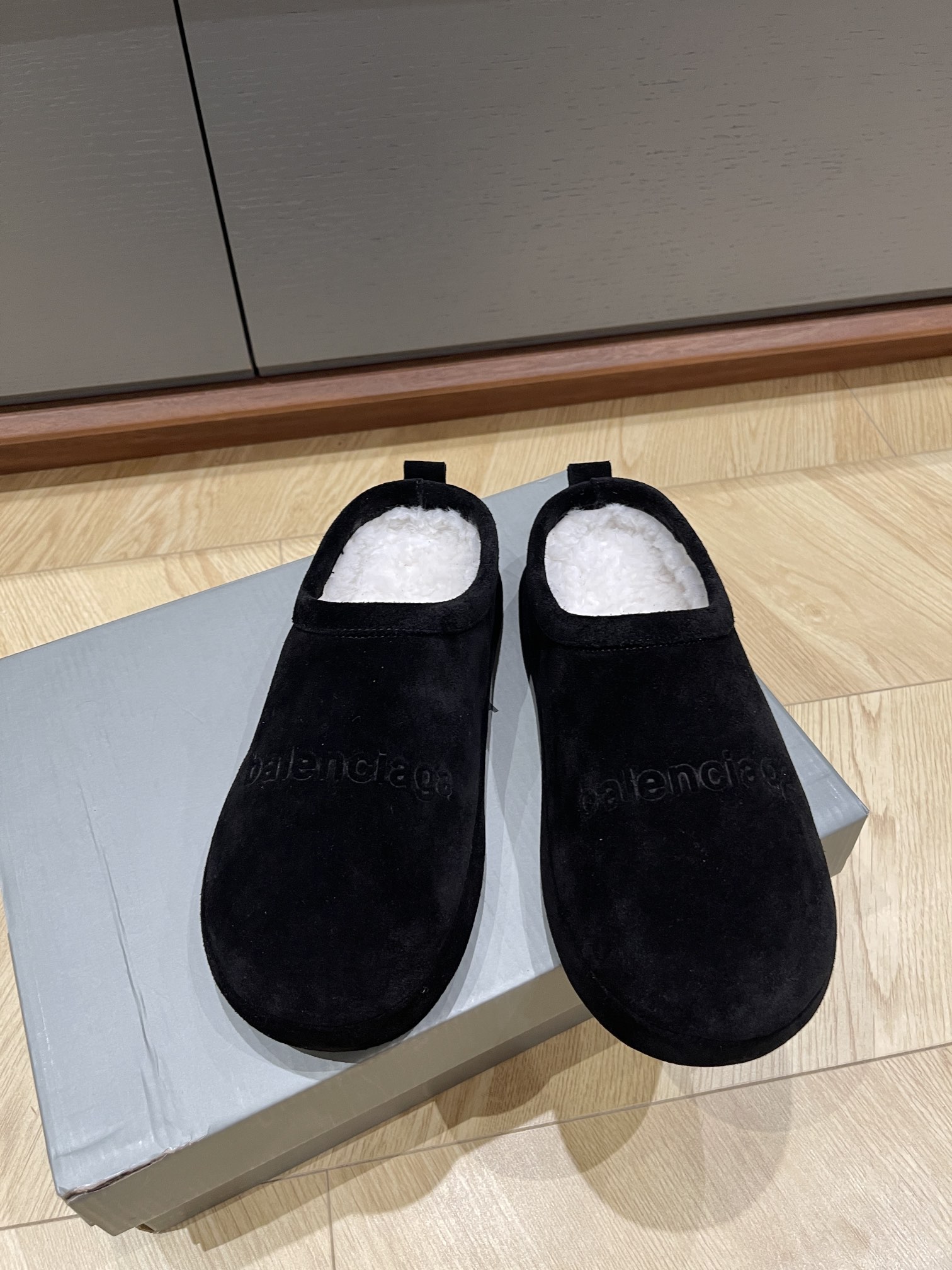 발렌시아가 슬리퍼