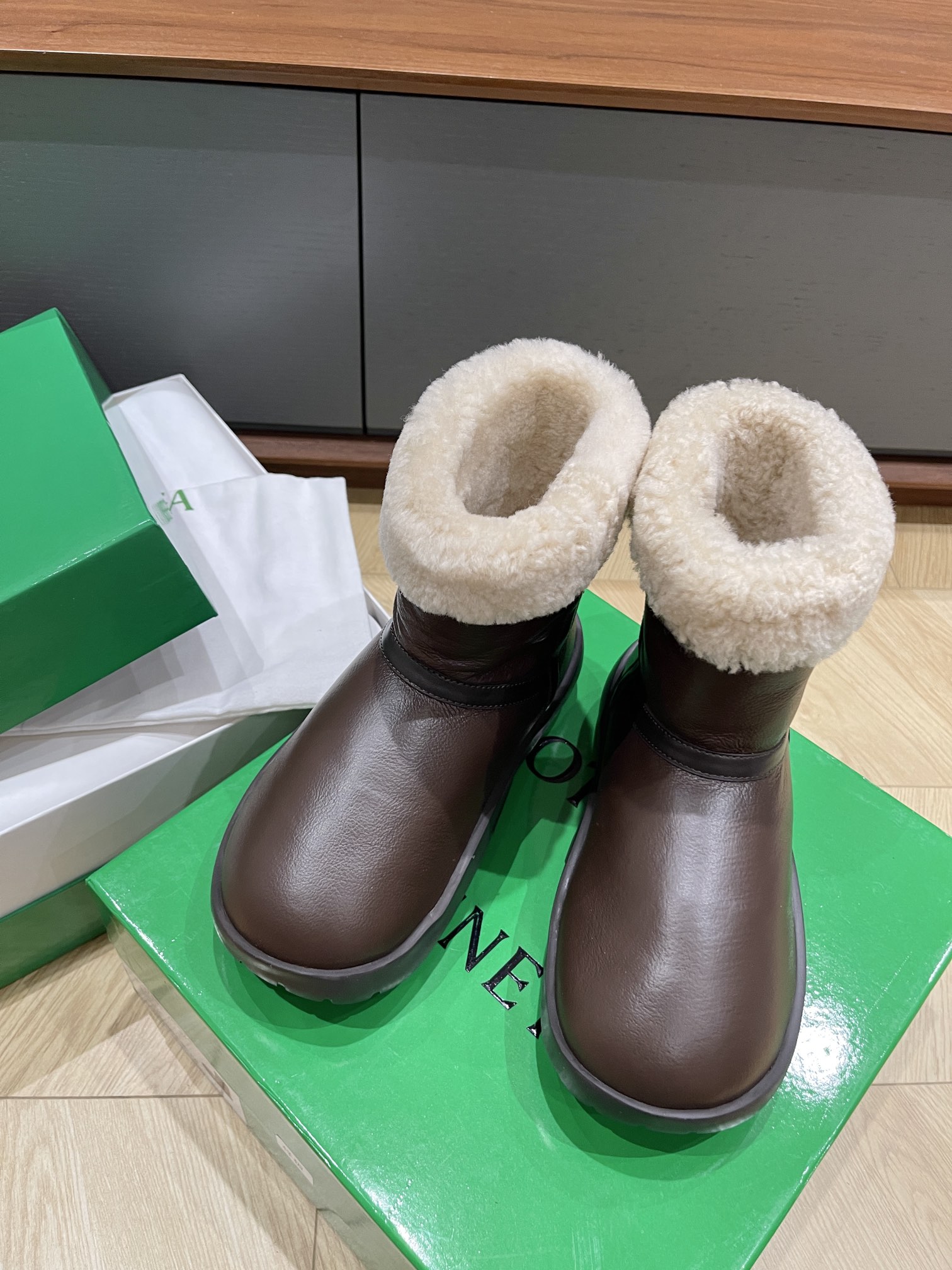 보테가베네타 어그부츠