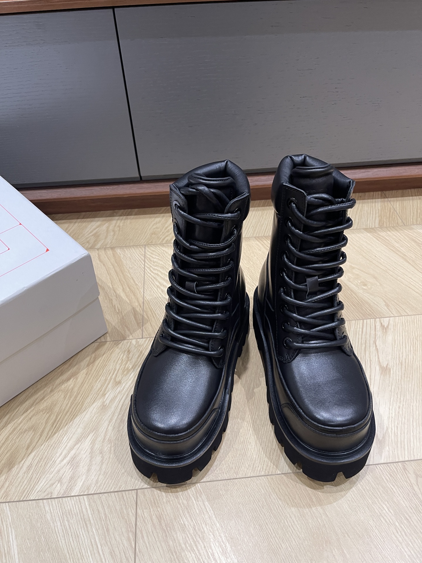 알렉산더맥퀸 부츠