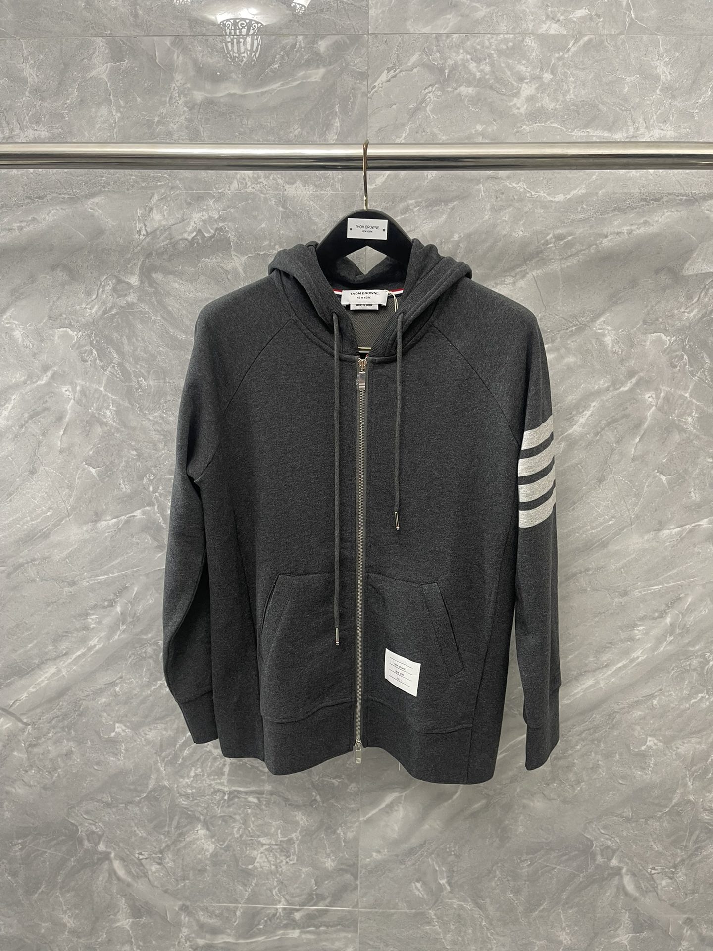 톰브라운 후드집업