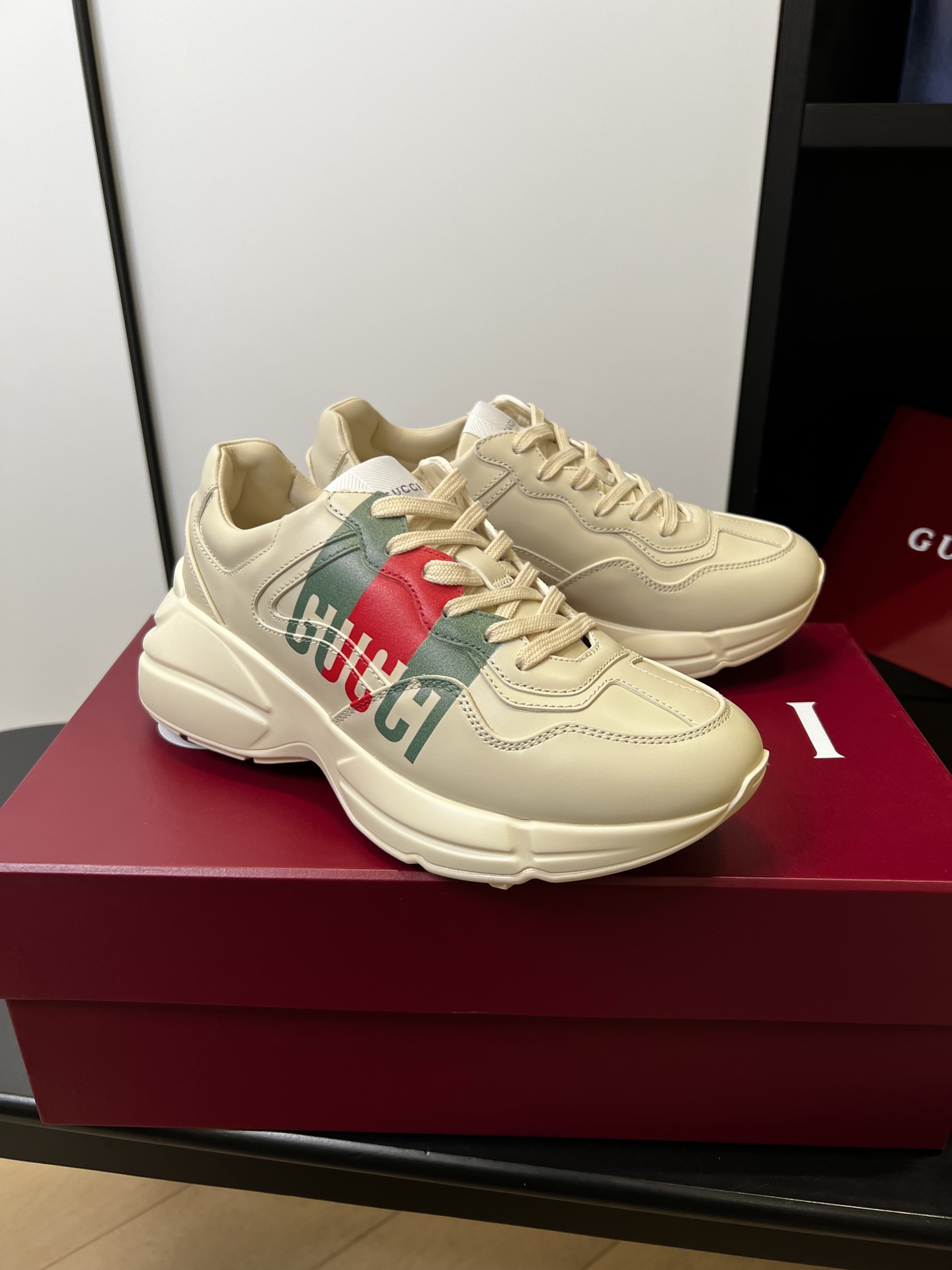 구찌 스니커즈 (정품급)