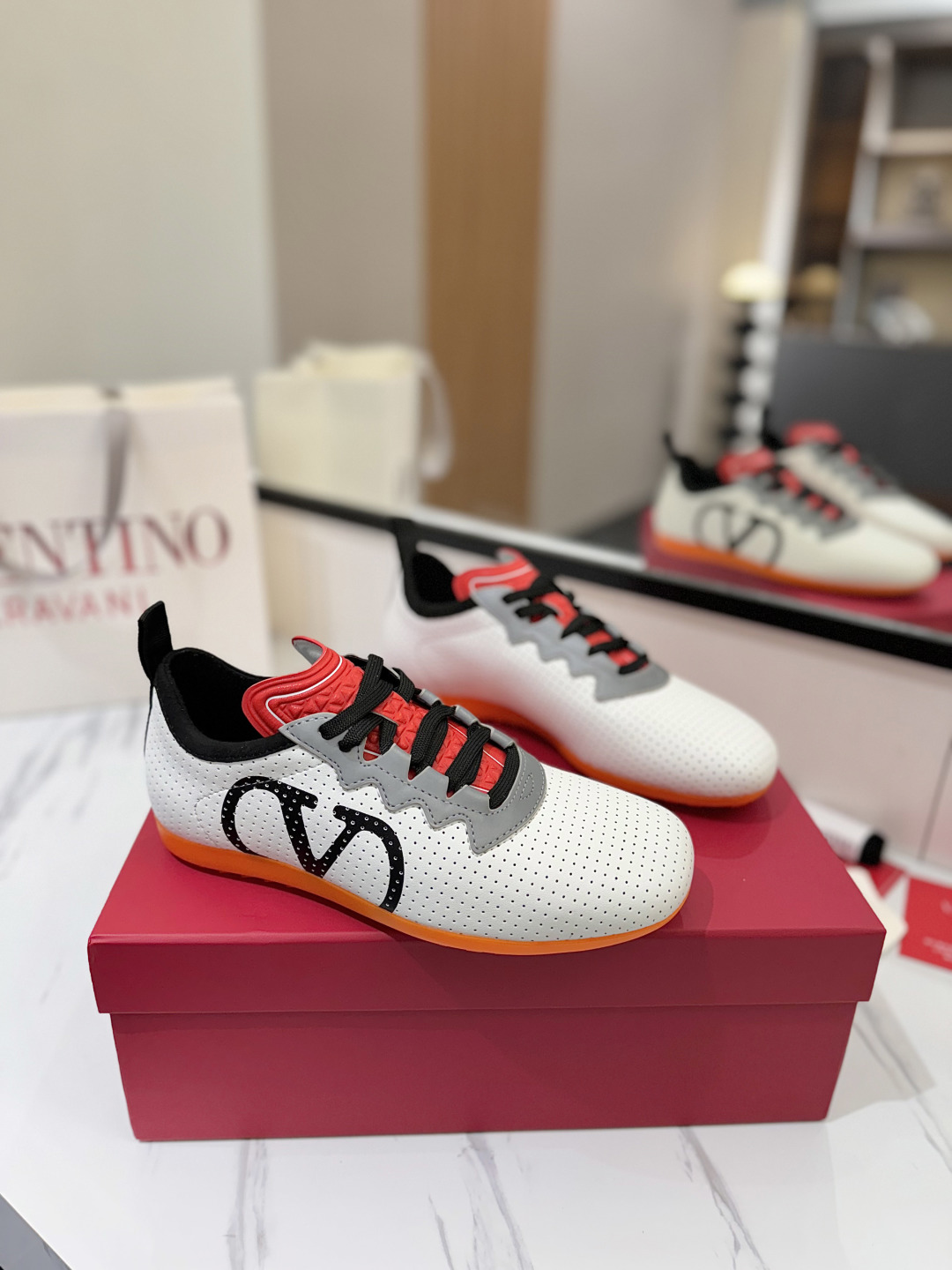 발렌티노 런닝화