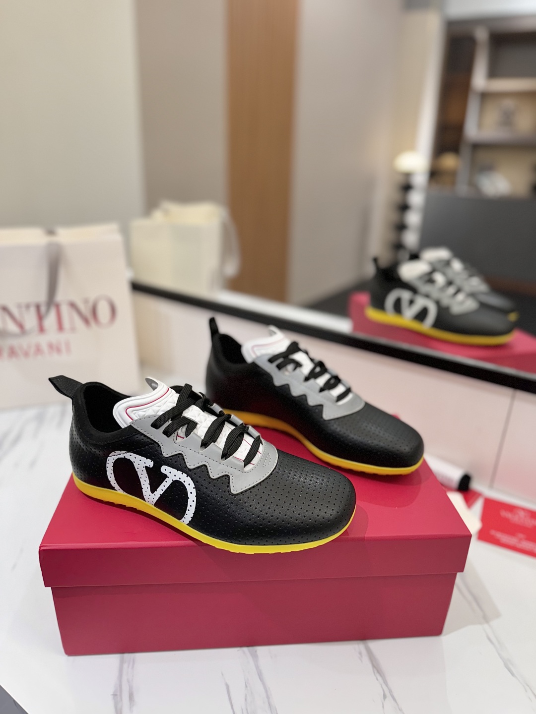 발렌티노 런닝화