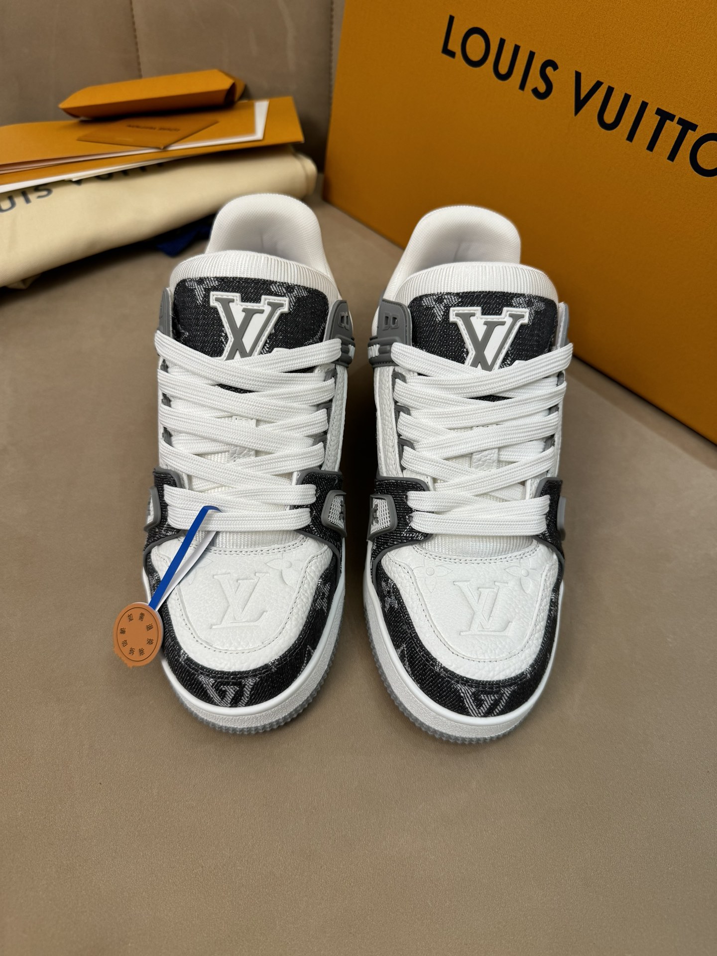 루이비통 스니커즈 