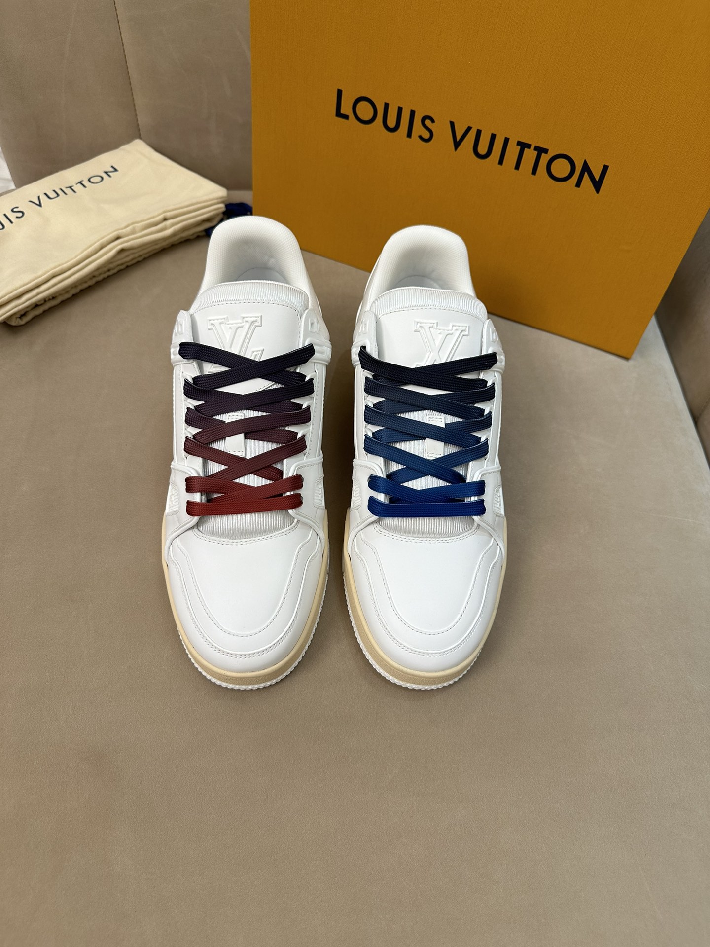 루이비통 스니커즈