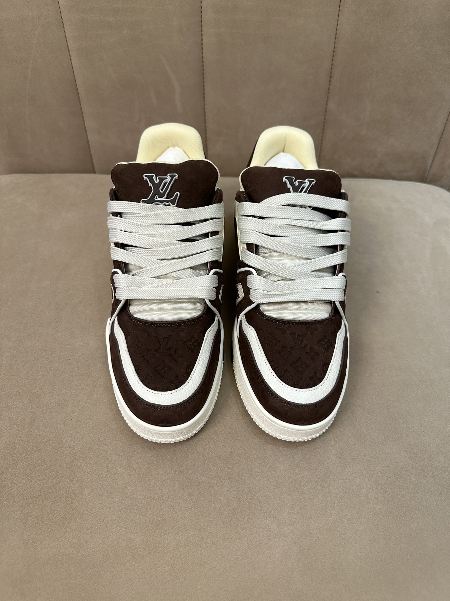 루이비통 스니커즈