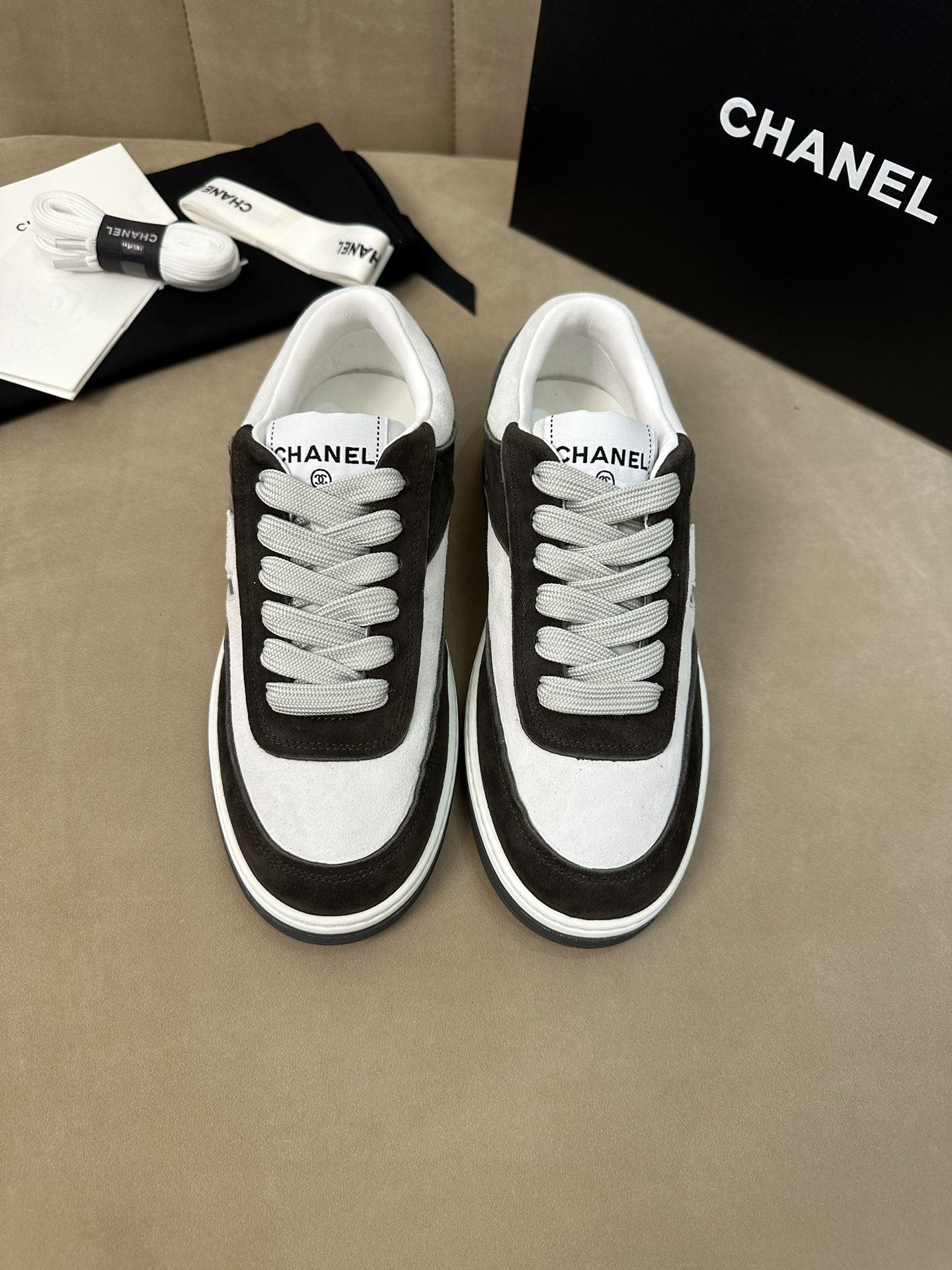 샤넬 스니커즈